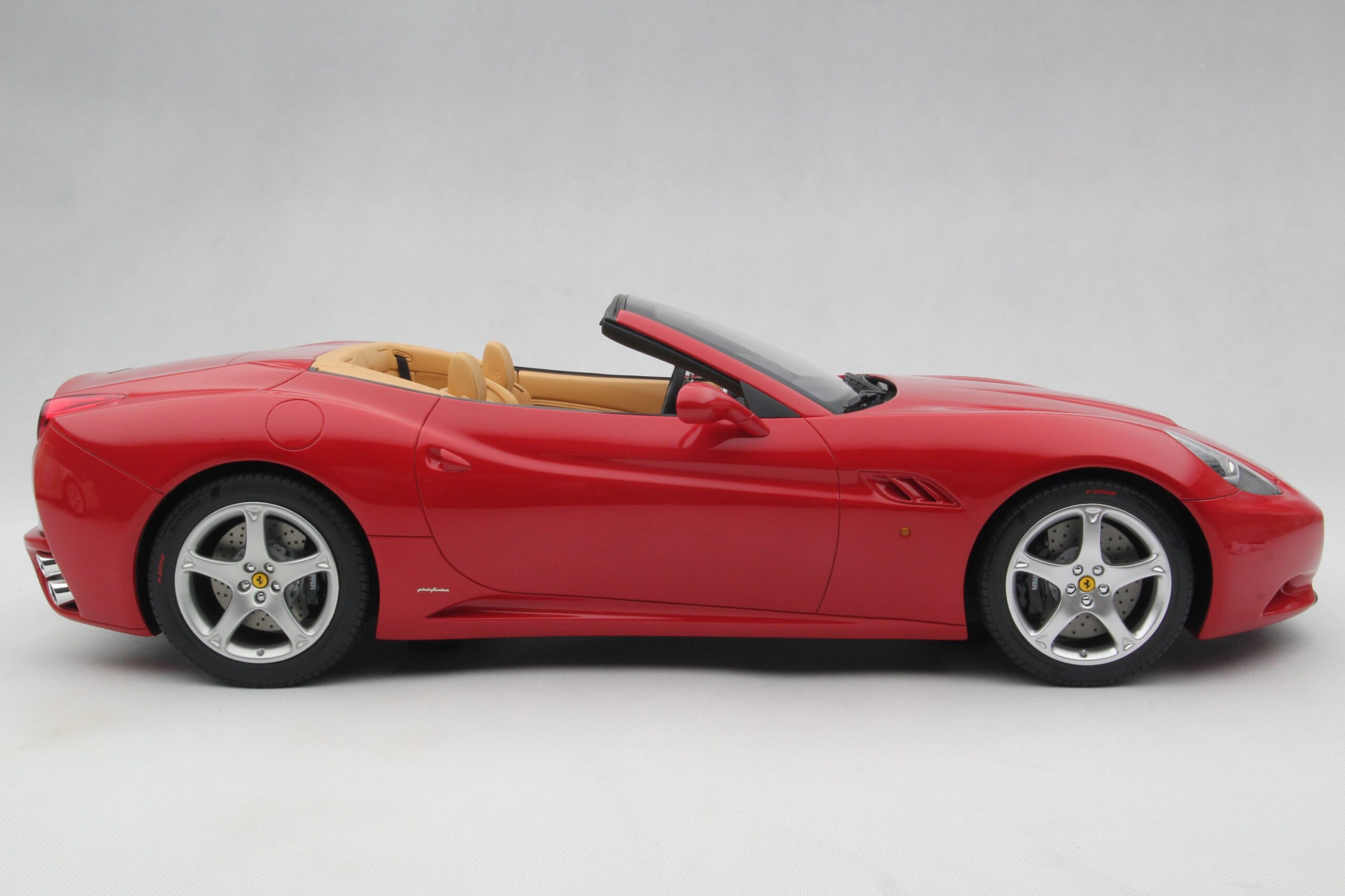 Amalgam Ferrari California (2008) - Rot, Blau | 1:8 - Image 24