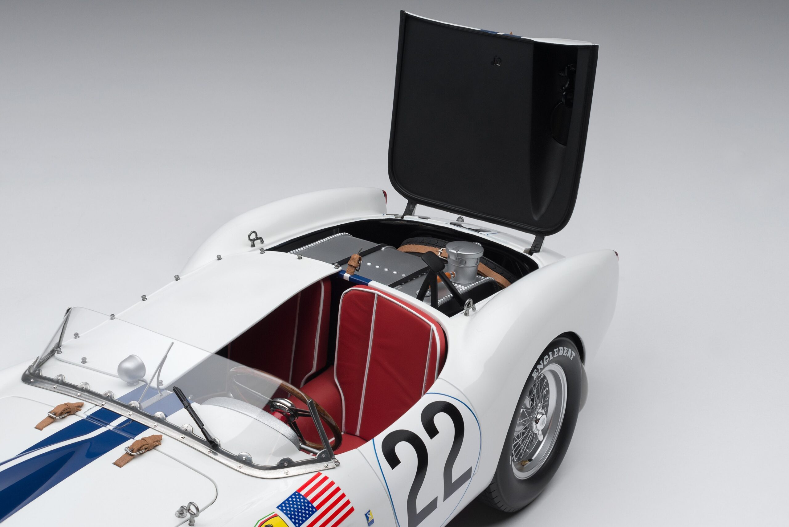 Amalgam Ferrari 250 TR 1958 Le Mans "Lucybelle II" - Weiß | 1:8 - Image 11