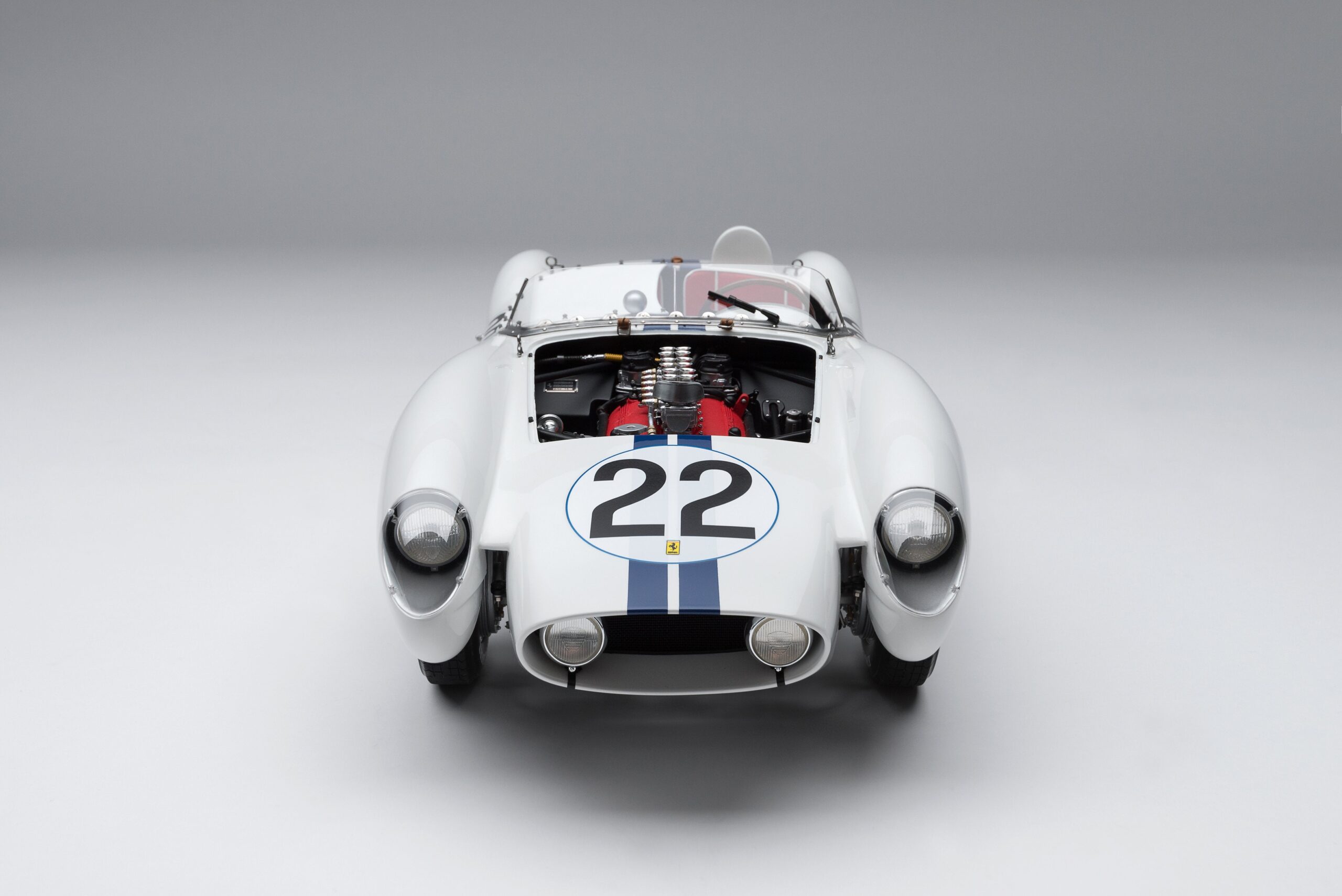 Amalgam Ferrari 250 TR 1958 Le Mans "Lucybelle II" - Weiß | 1:8 - Image 12