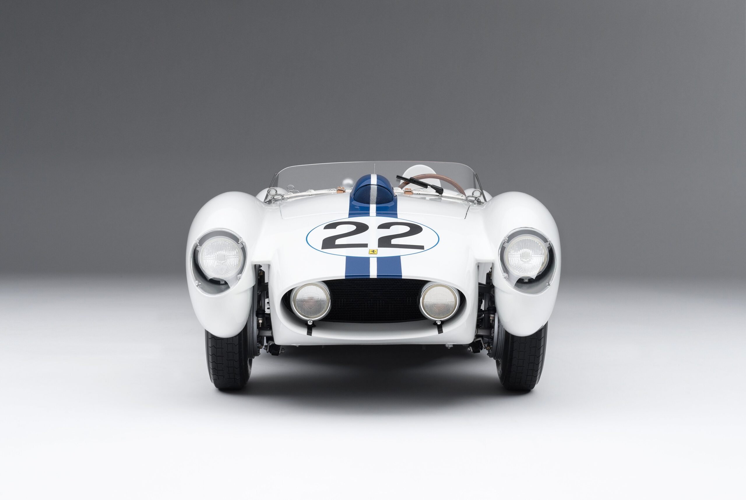 Amalgam Ferrari 250 TR 1958 Le Mans "Lucybelle II" - Weiß | 1:8 - Image 6