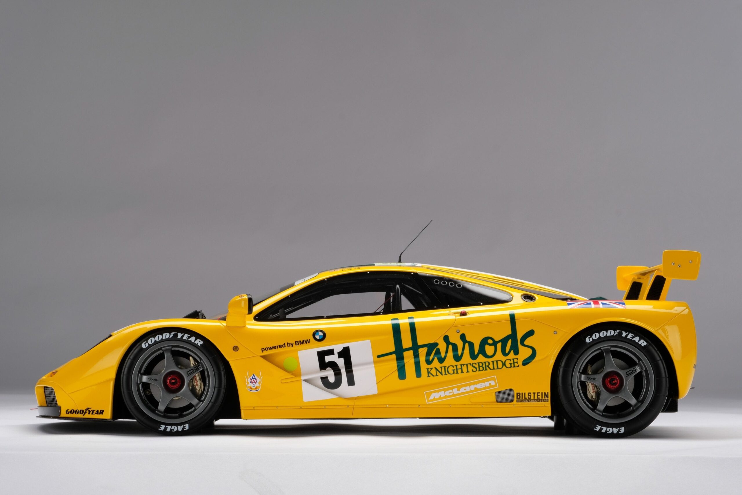 Amalgam McLaren F1 GTR Harrods - 1995 Le Mans 3rd Place - Gelb | 1:8 - Imagen 15