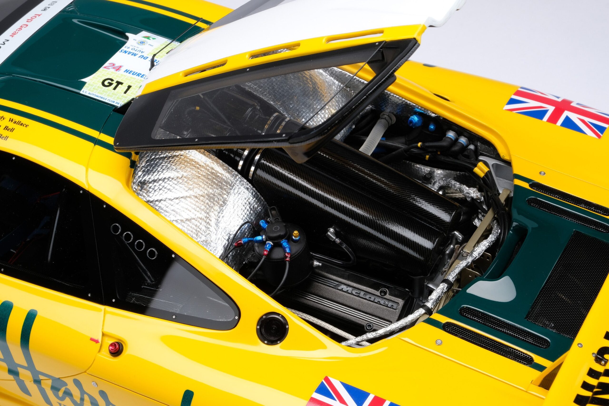 Amalgam McLaren F1 GTR Harrods - 1995 Le Mans 3rd Place - Gelb | 1:8 - Imagen 10