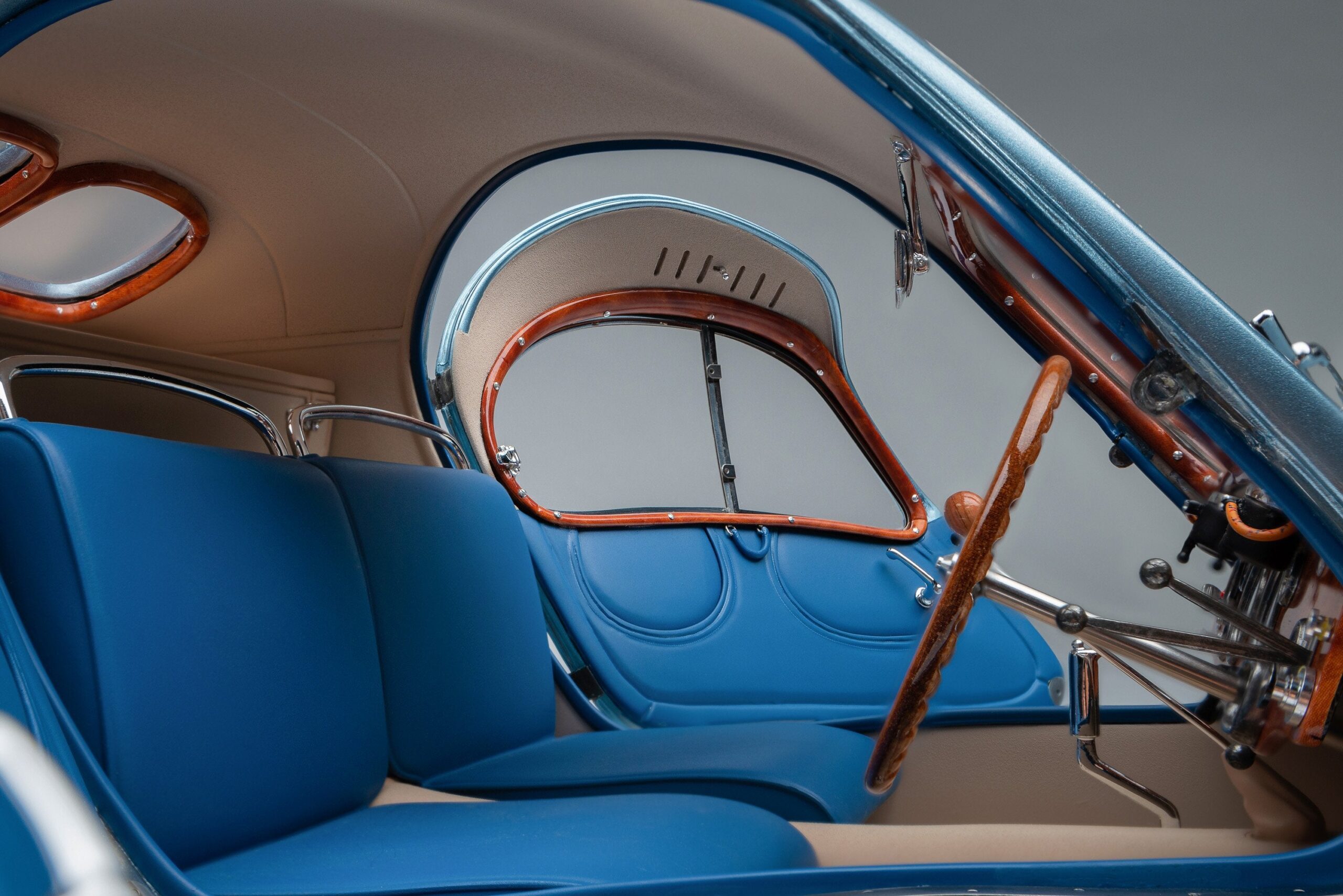 Amalgam Bugatti Type 57SC Atlantic "The Lord Rothschild" (1938) - Blau | 1:8 - Image 6