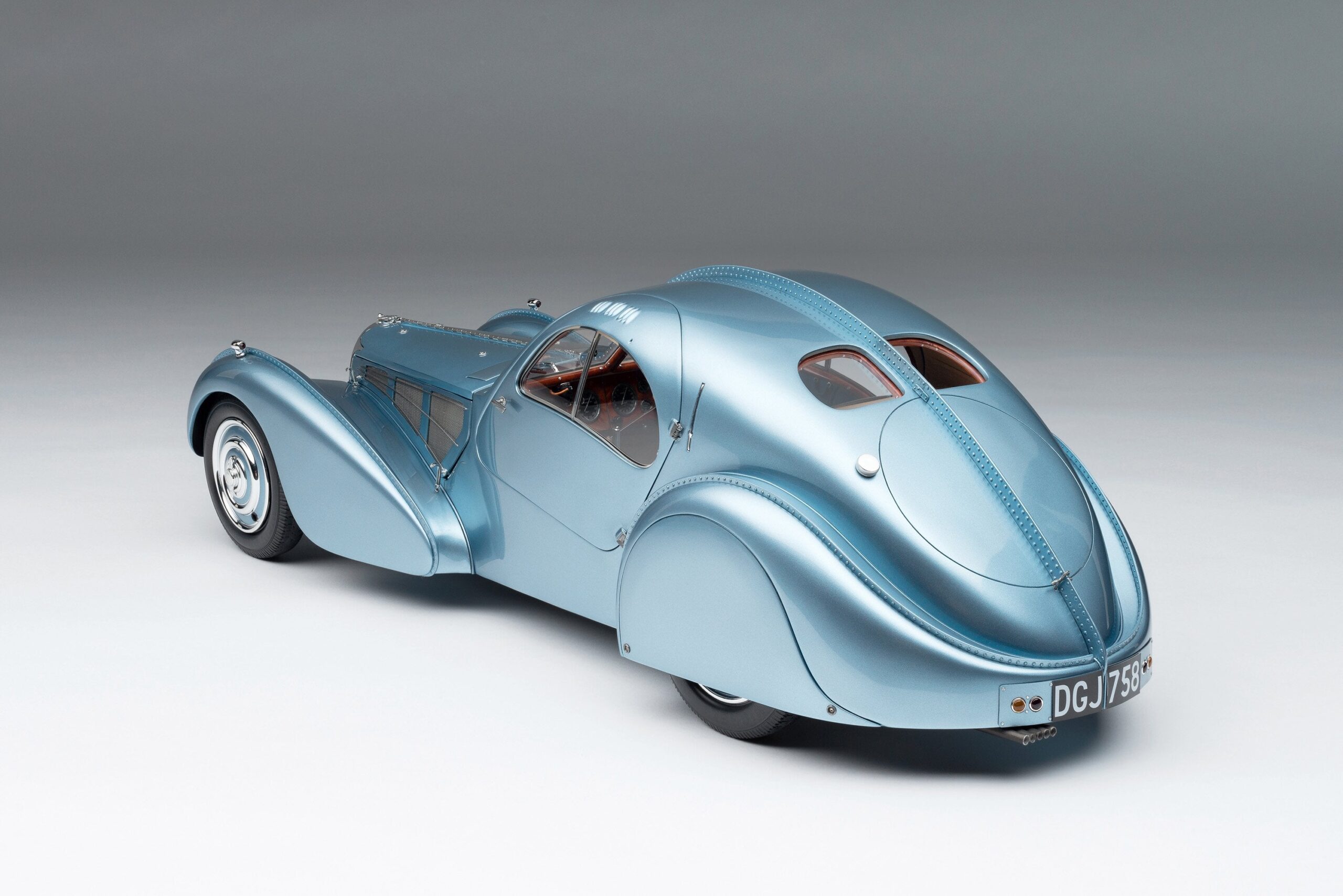 Amalgam Bugatti Type 57SC Atlantic "The Lord Rothschild" (1938) - Blau | 1:8 - Image 12