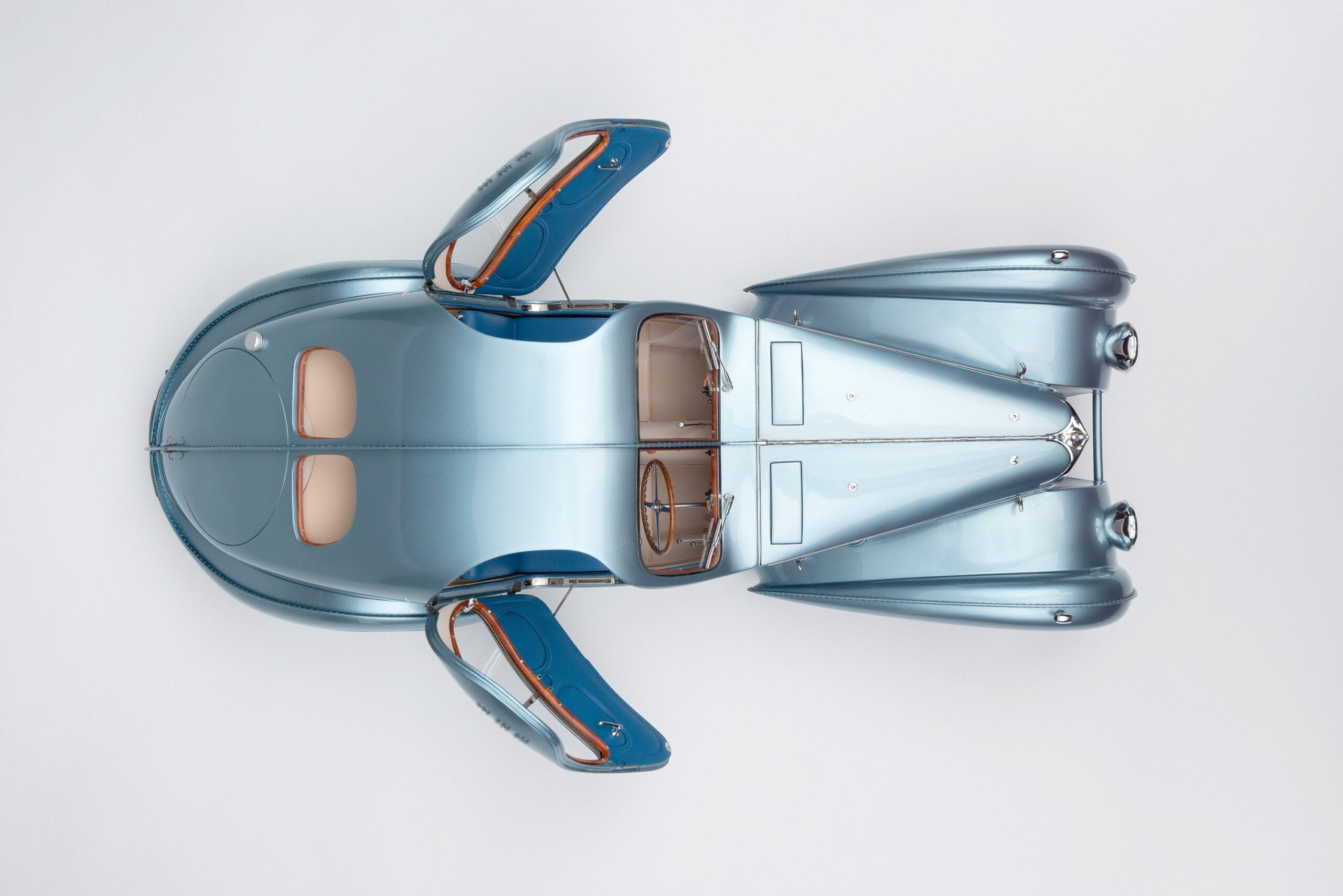 Amalgam Bugatti Type 57SC Atlantic "The Lord Rothschild" (1938) - Blau | 1:8 - Image 8