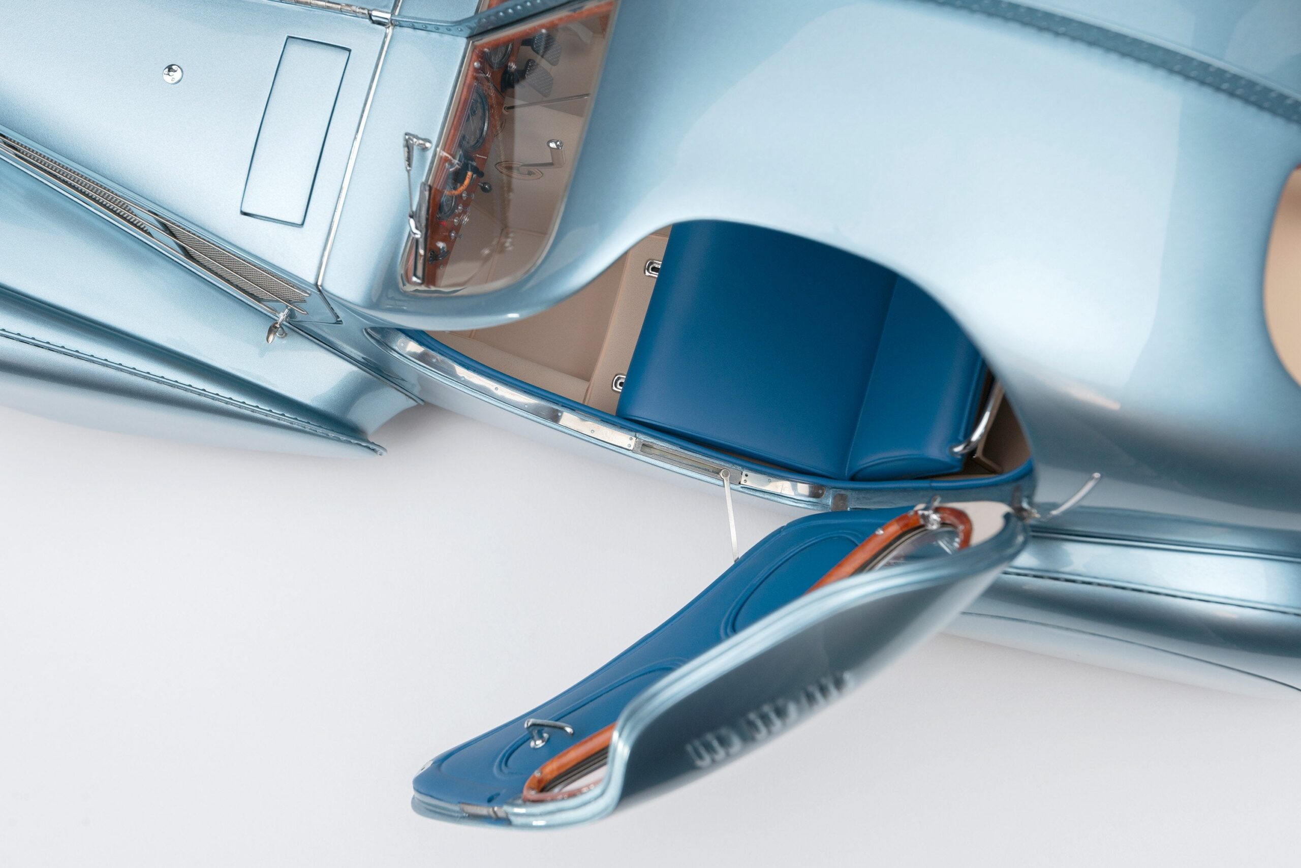 Amalgam Bugatti Type 57SC Atlantic "The Lord Rothschild" (1938) - Blau | 1:8 - Image 7