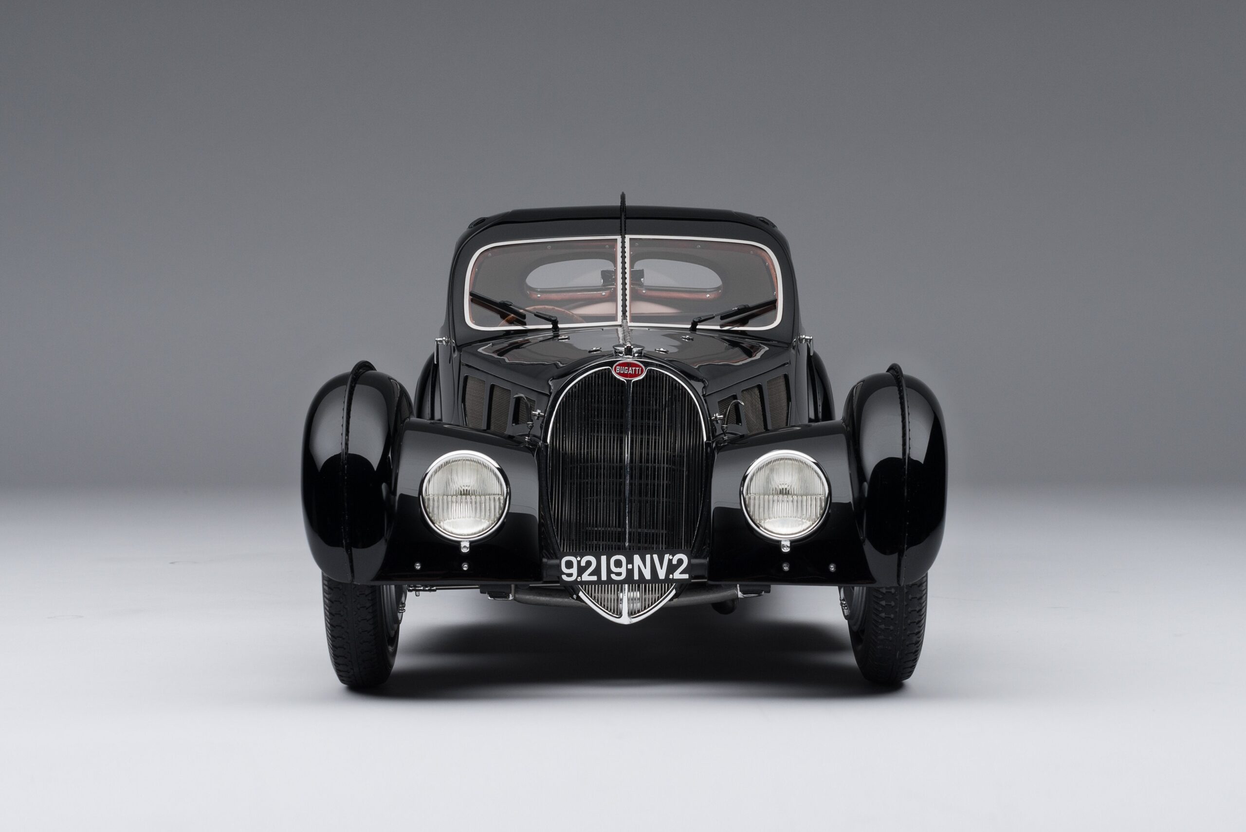 Amalgam Bugatti Type 57SC Atlantic "La Voiture Noire" (1936) - Schwarz | 1:8 - Imagen 7