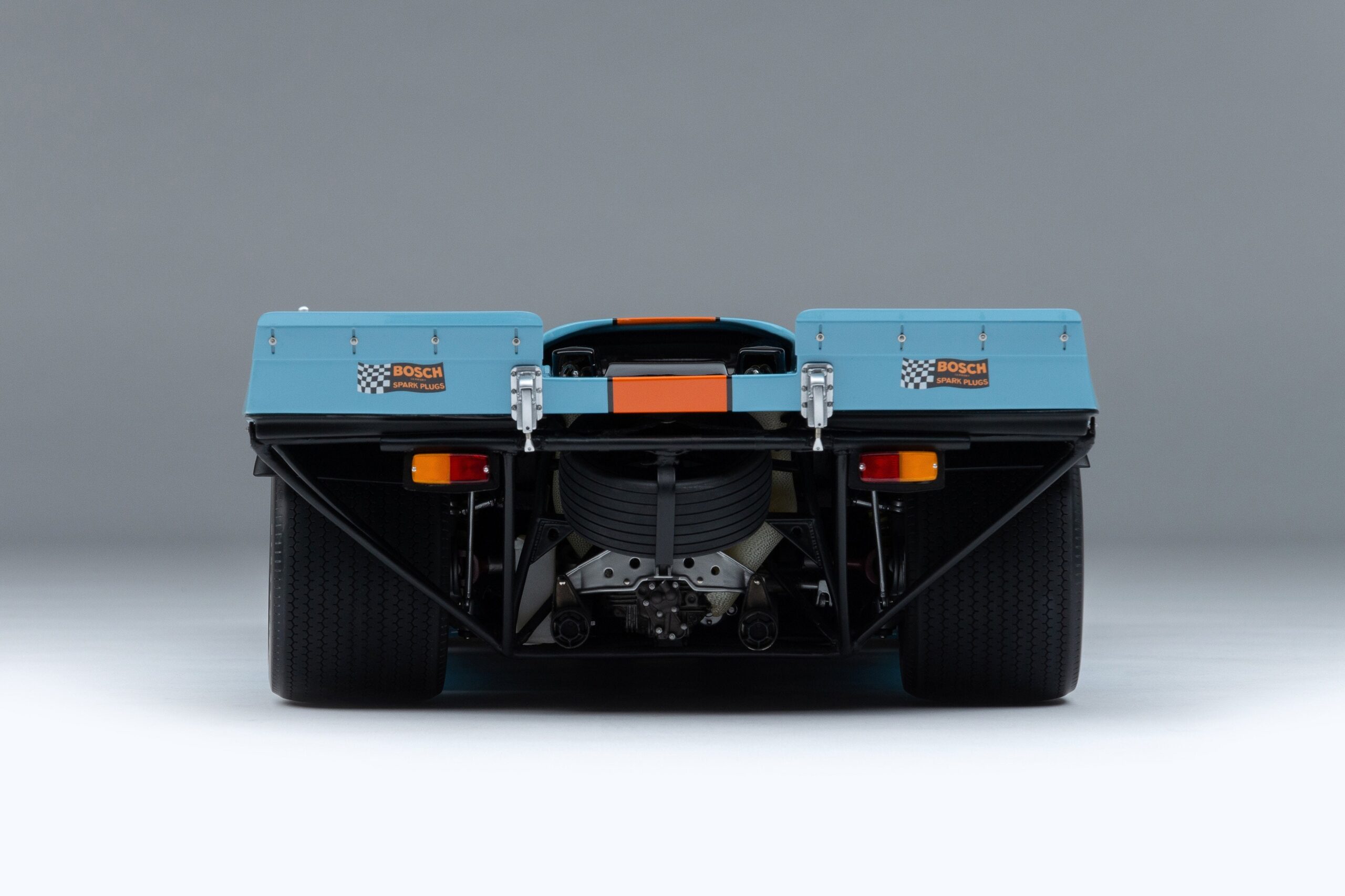 Amalgam Porsche 917K 1970 Daytona Winner Gulf Livery - Hellblau / Orange | 1:8 - Imagen 12