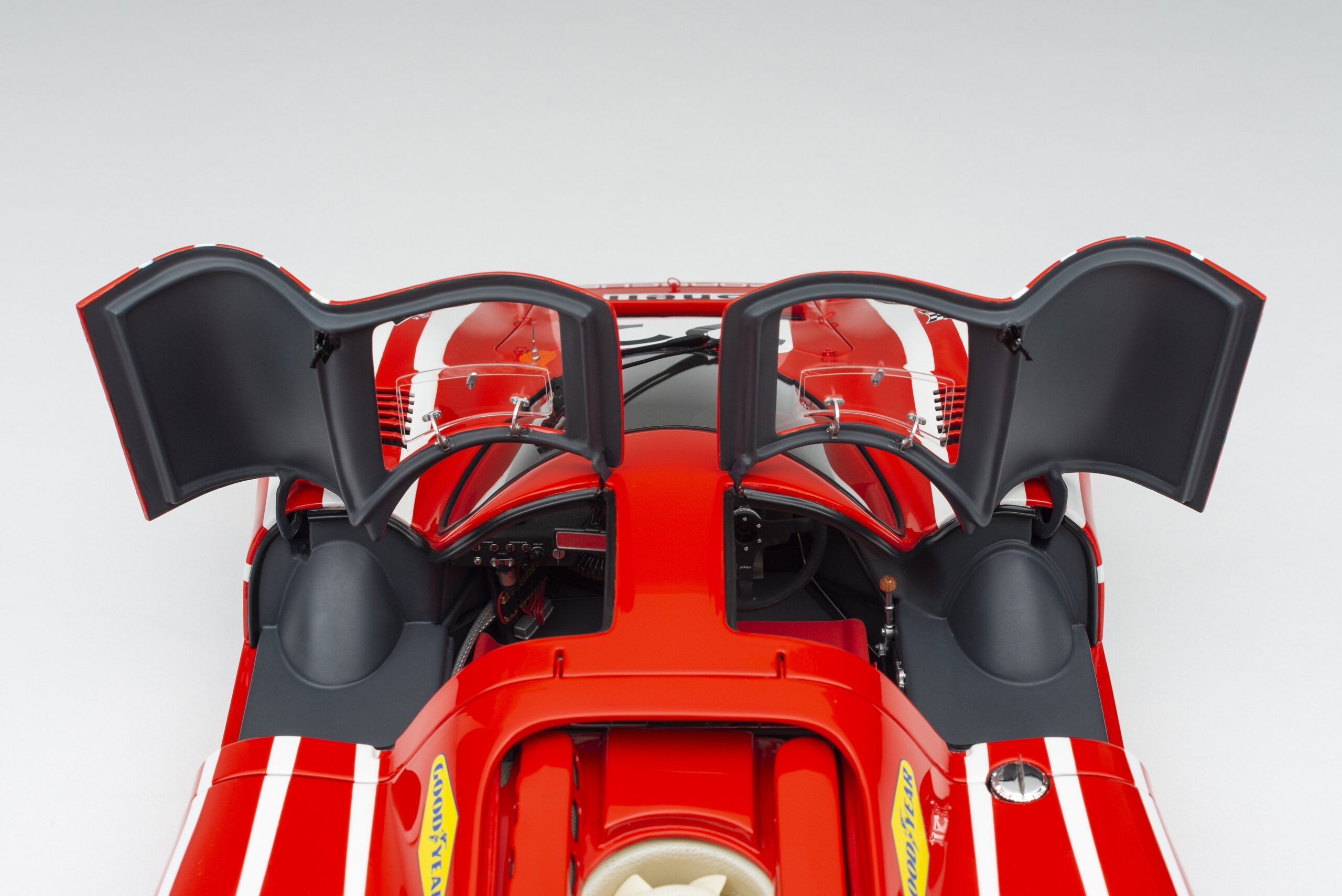 Amalgam Porsche 917K 1970 Le Mans Winner Salzburg Livery - Rot | 1:8 - Image 7