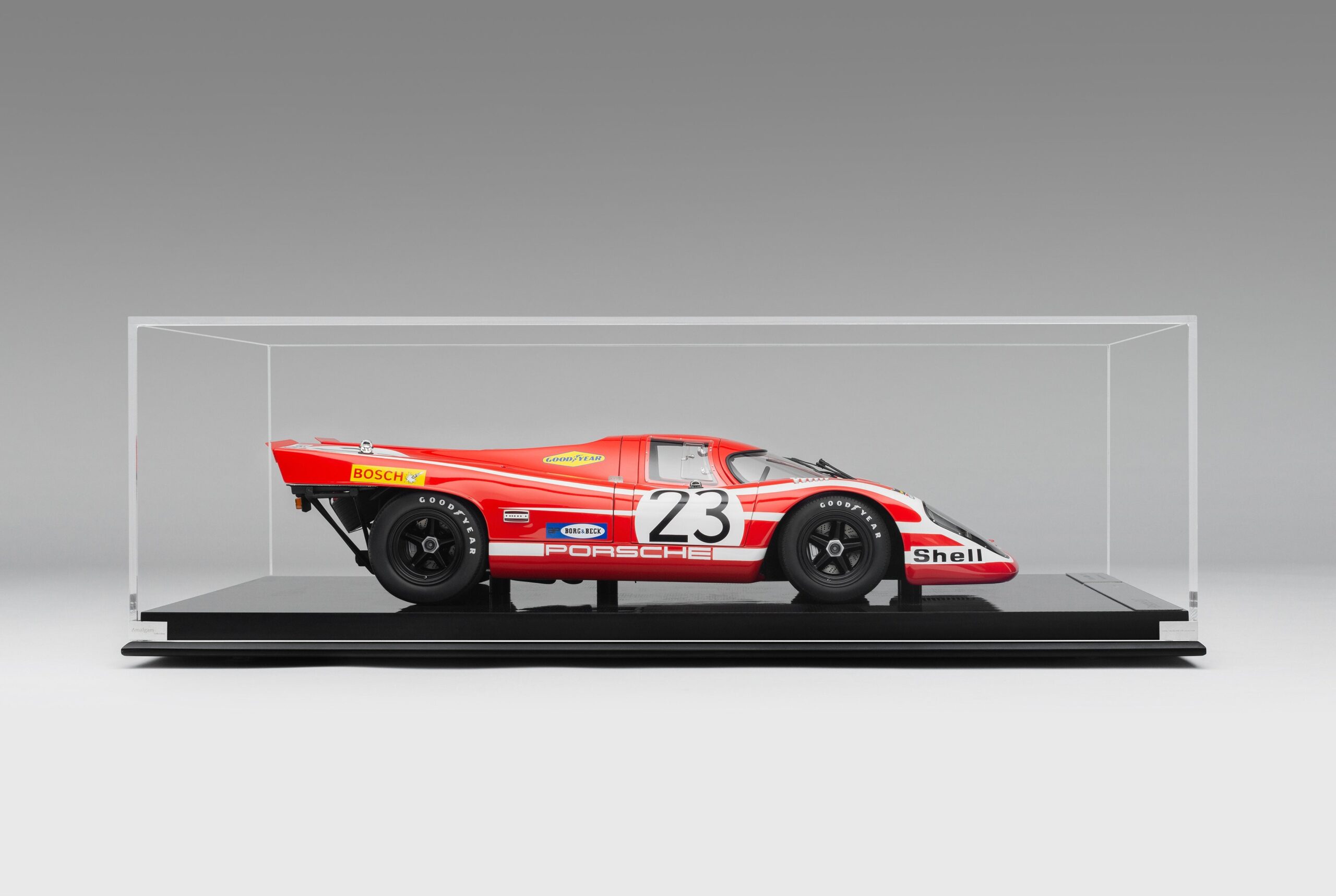 Amalgam Porsche 917K 1970 Le Mans Winner Salzburg Livery - Rot | 1:8 - Image 16