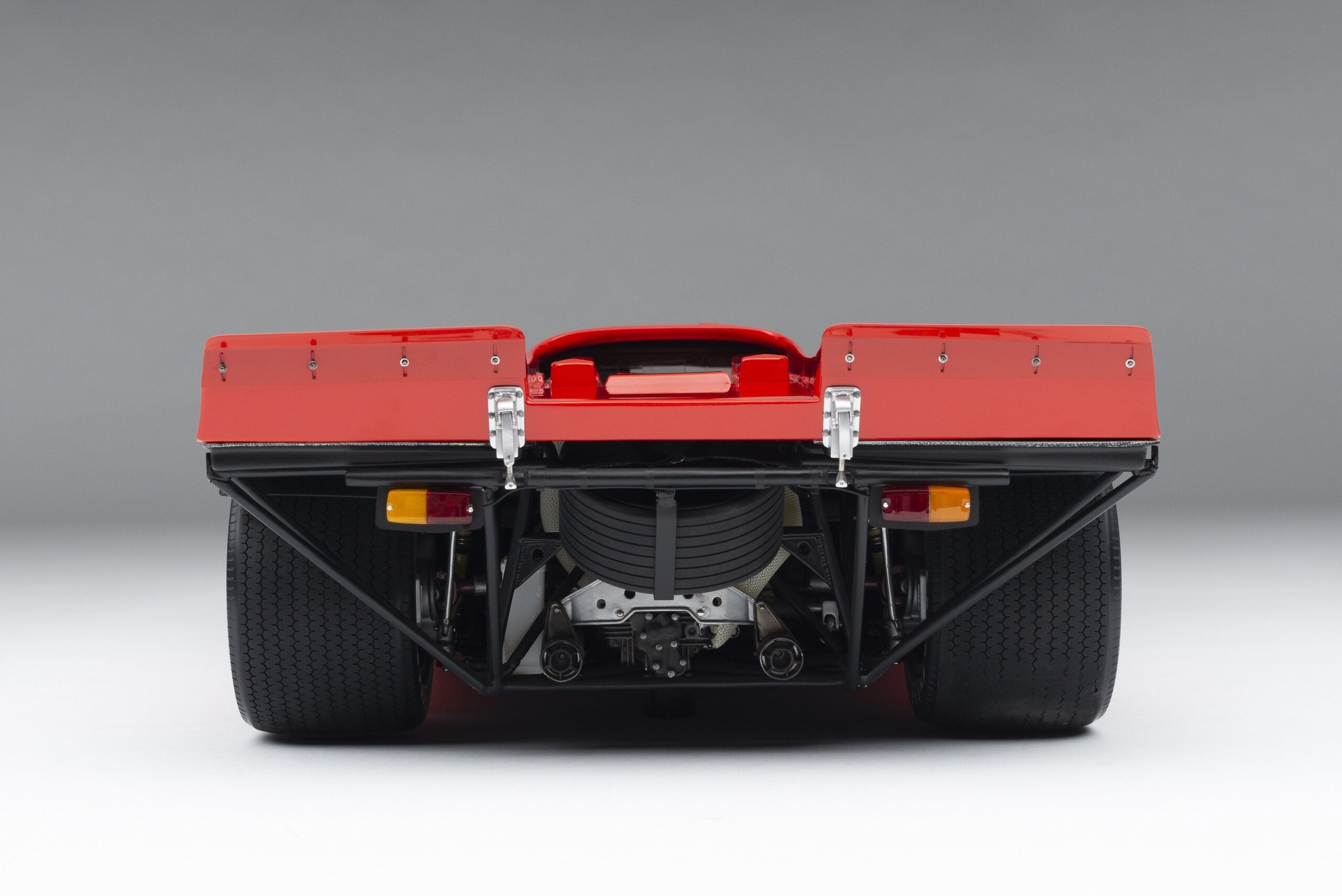 Amalgam Porsche 917K 1970 Le Mans Winner Salzburg Livery - Rot | 1:8 - Image 13