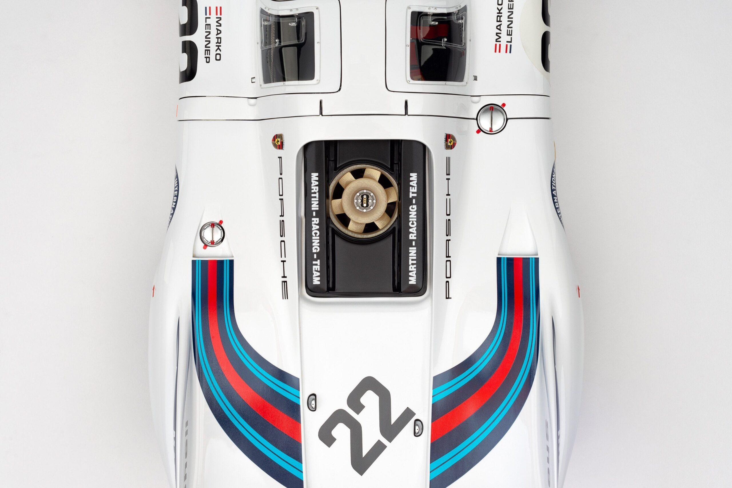 Amalgam Porsche 917 KH 1971 Le Mans Winner Martini Livery - Weiß | 1:8 - Image 6