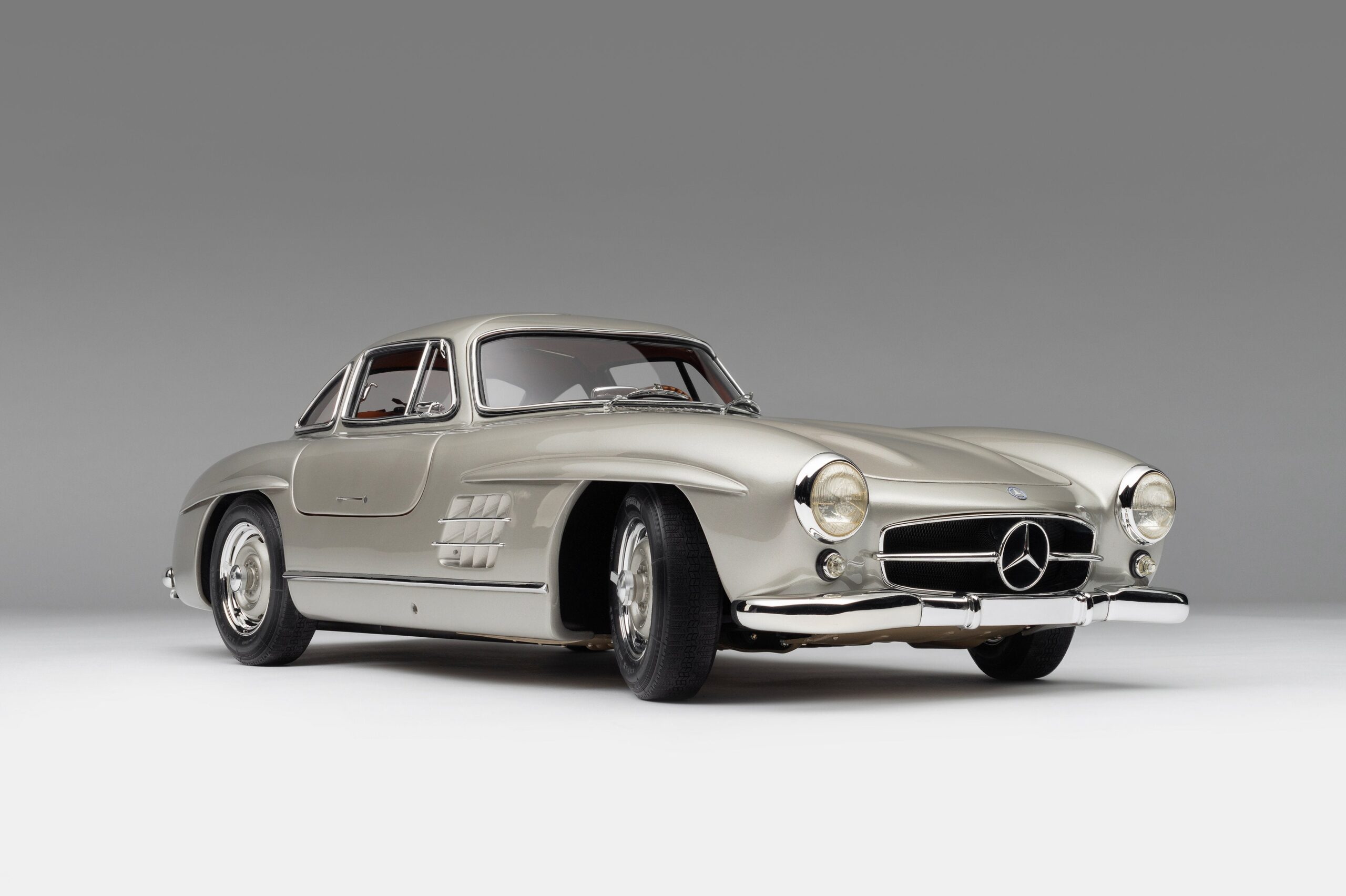 Amalgam Mercedes-Benz 300 SL Gullwing (1955) - Silber | 1:8 - Image 6