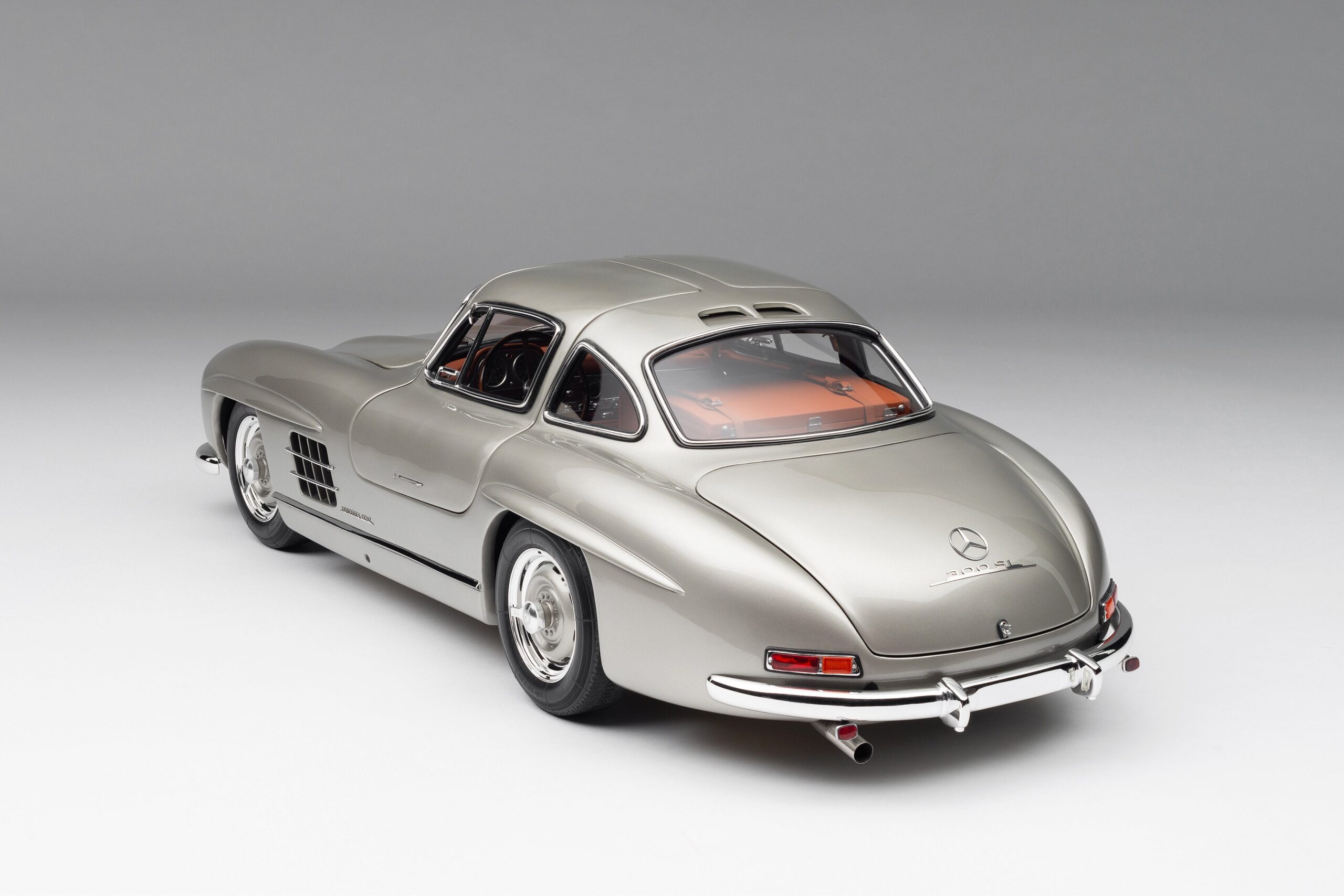 Amalgam Mercedes-Benz 300 SL Gullwing (1955) - Silber | 1:8 - Image 10