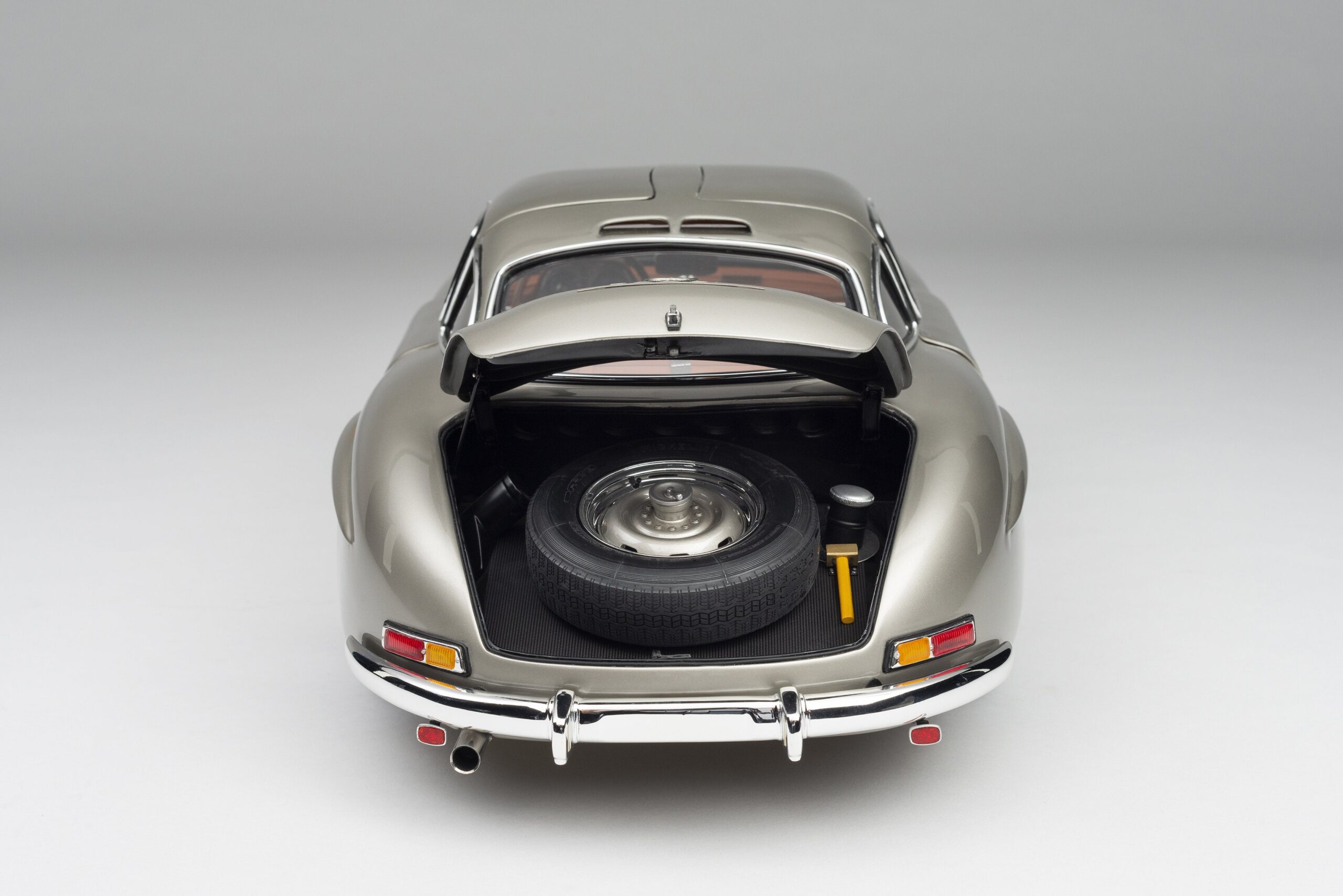 Amalgam Mercedes-Benz 300 SL Gullwing (1955) - Silber | 1:8 - Image 17