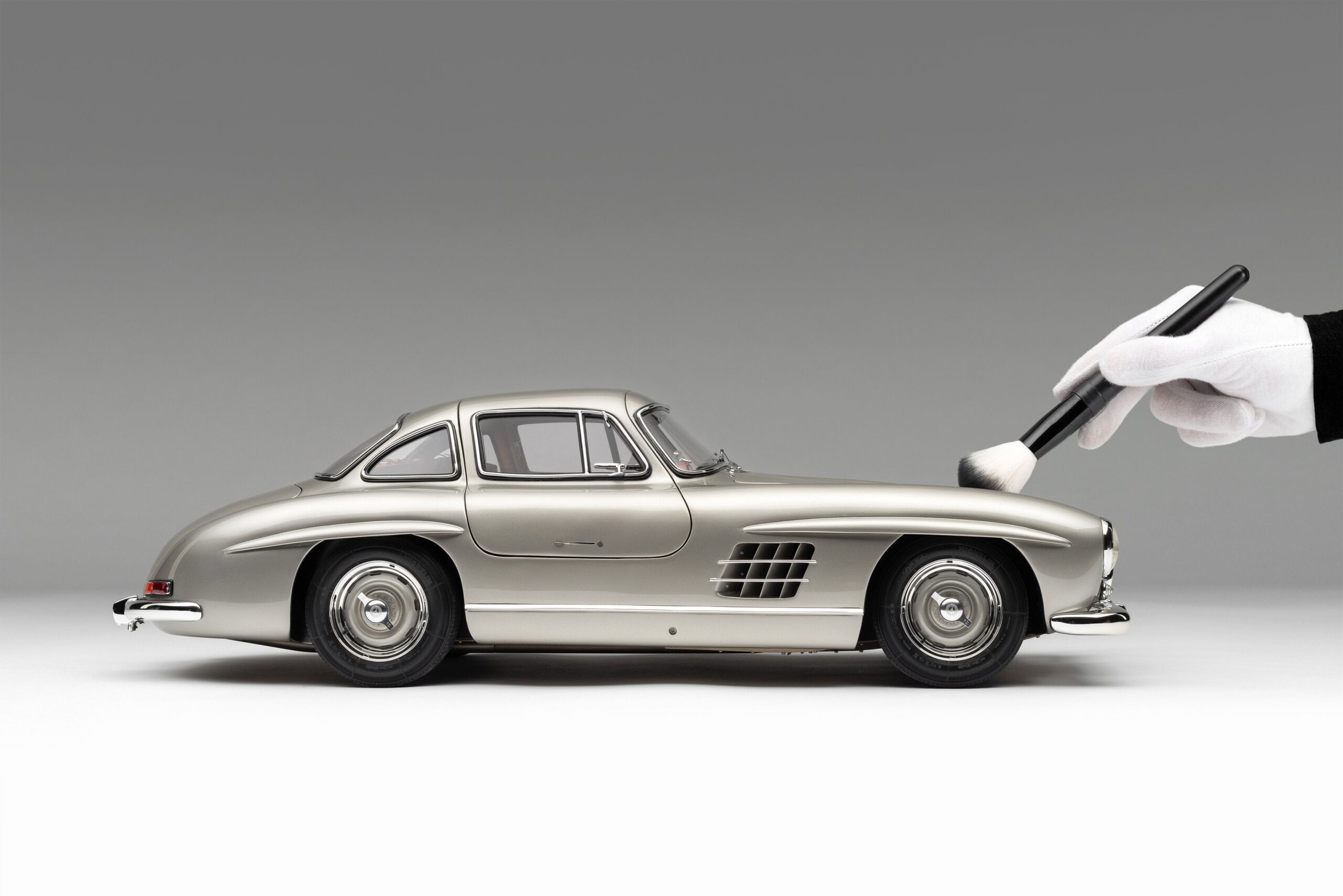Amalgam Mercedes-Benz 300 SL Gullwing (1955) - Silber | 1:8 - Image 4