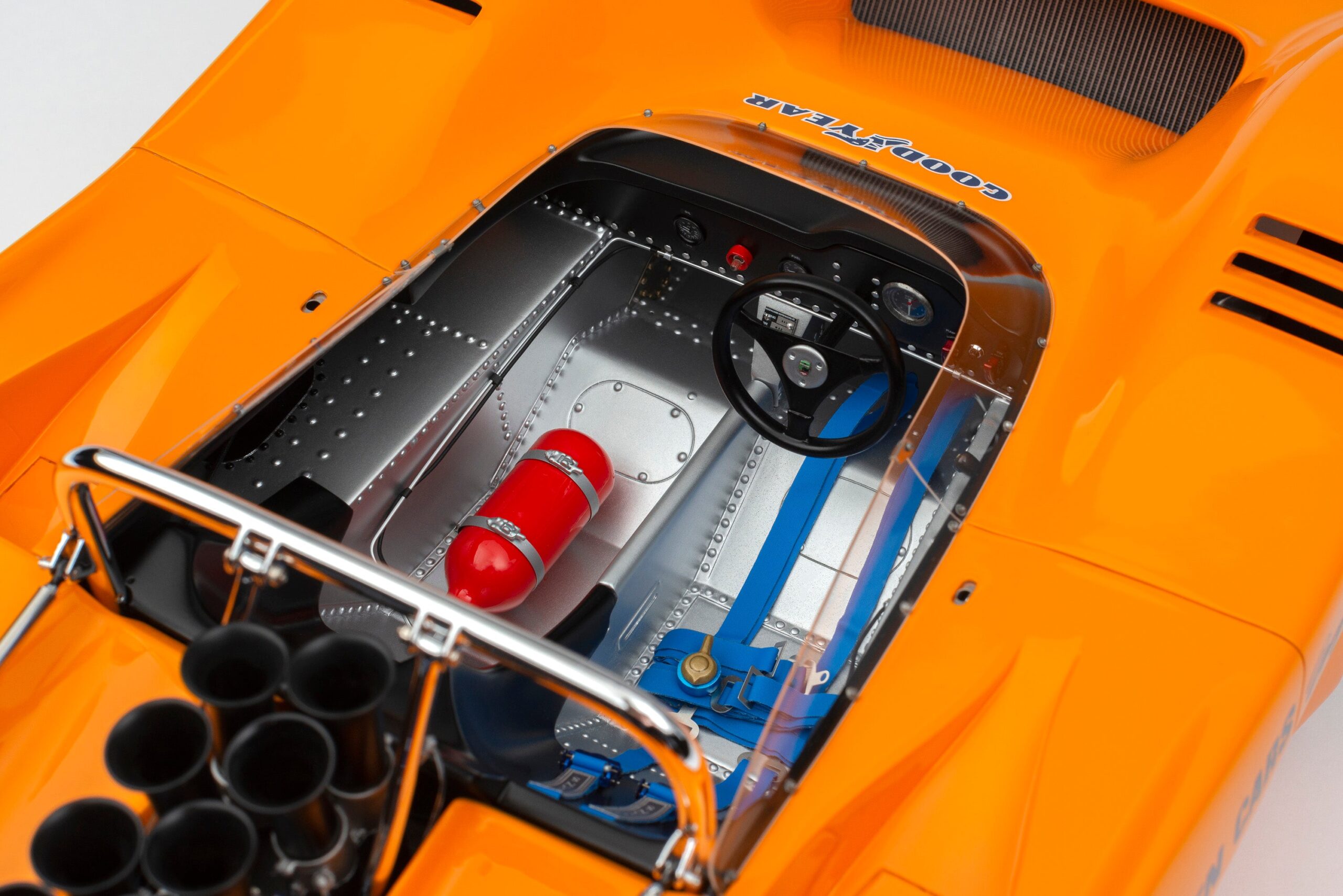 Amalgam McLaren M8D 1970 Can-Am Season - Orange | 1:8 - Image 4