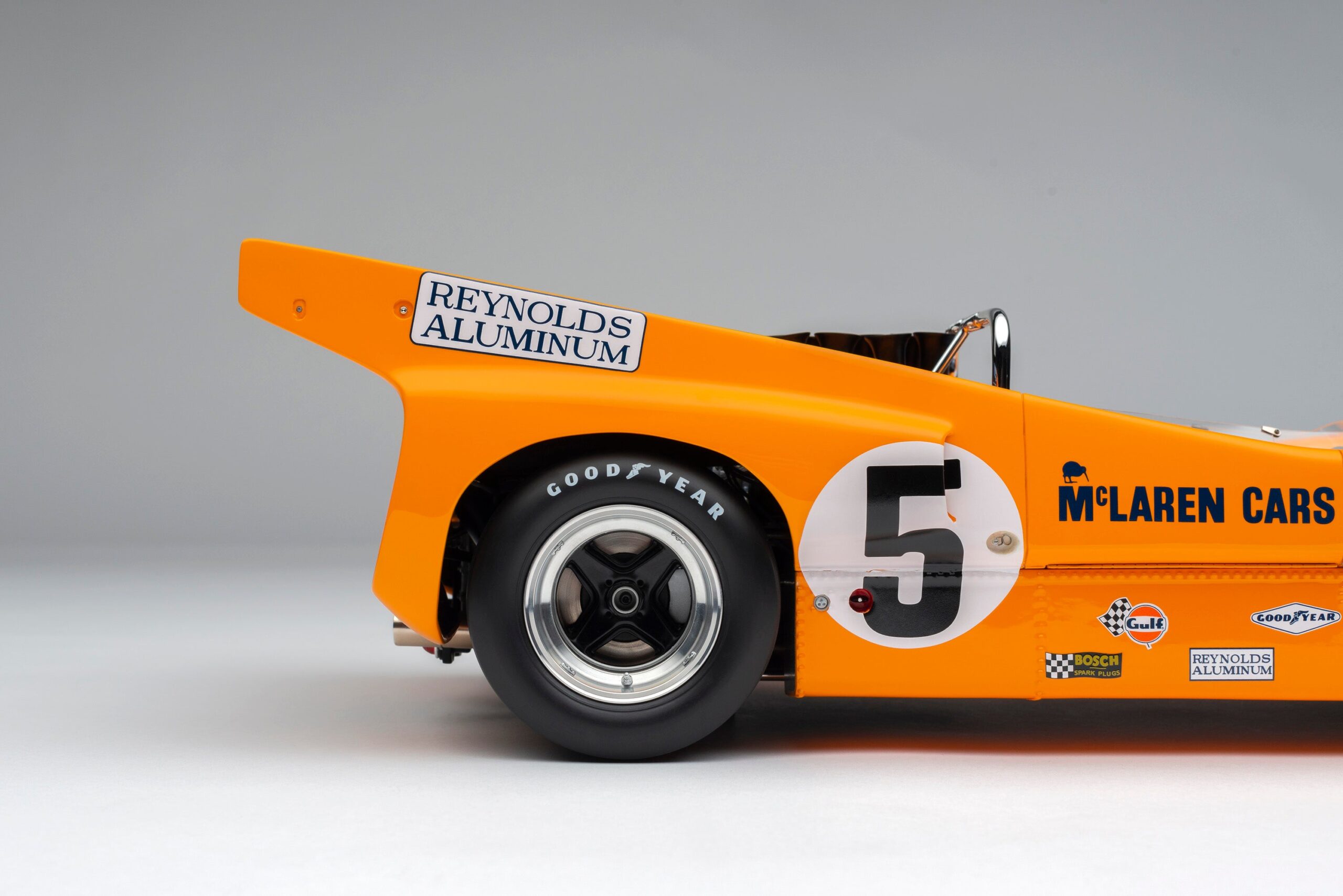 Amalgam McLaren M8D 1970 Can-Am Season - Orange | 1:8 - Image 8