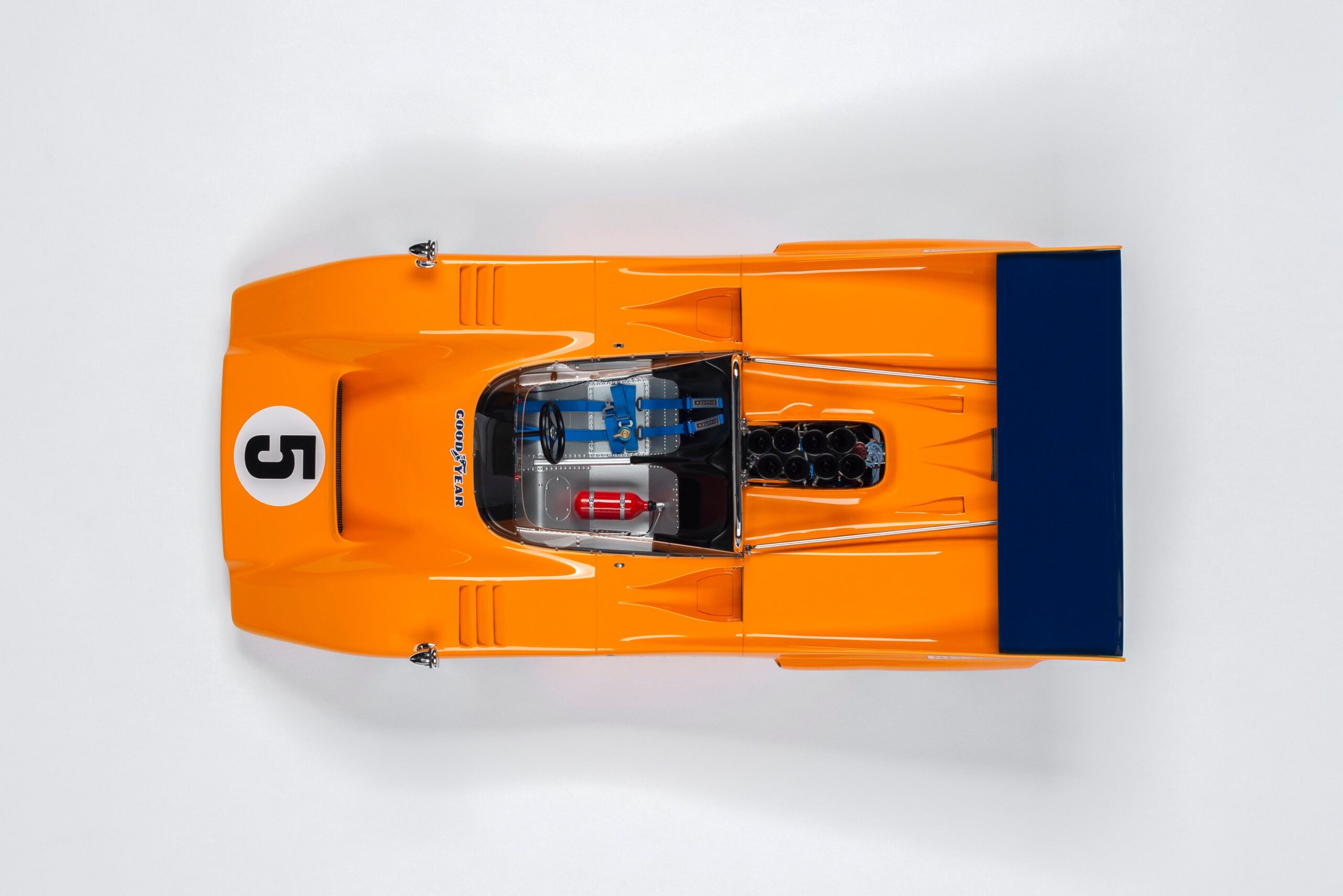Amalgam McLaren M8D 1970 Can-Am Season - Orange | 1:8 - Image 7