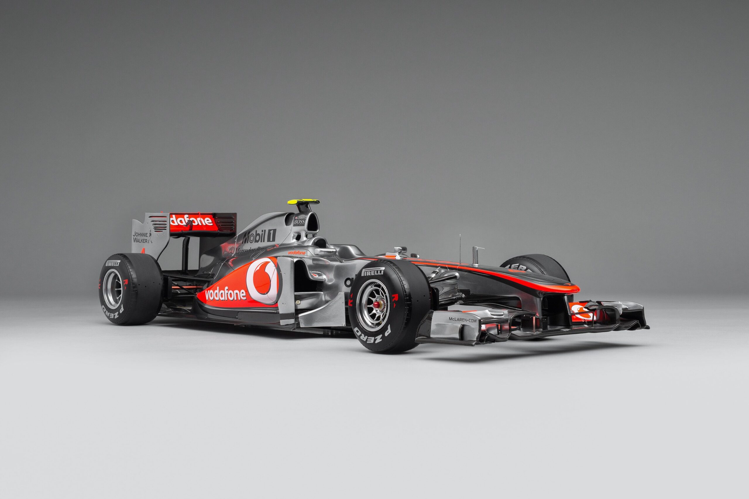Amalgam McLaren MP4-26 2011 Chinese Grand Prix Button - Silver | 1:8