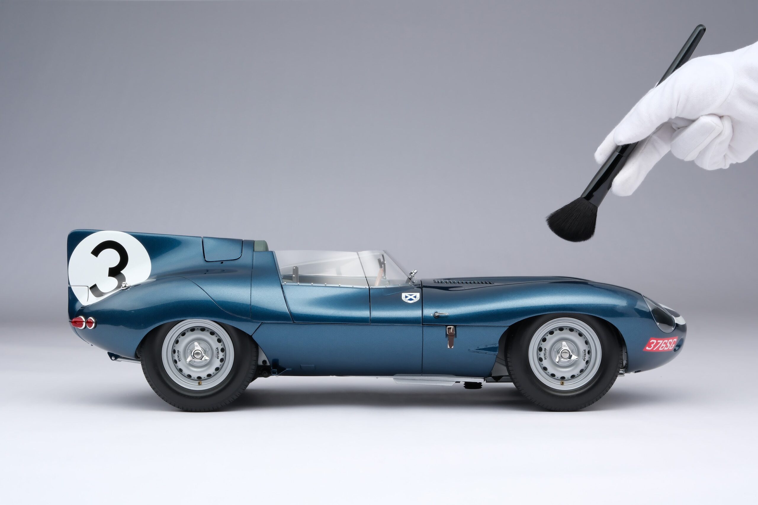 Amalgam Jaguar D-type Ecurie Ecosse 1957 Le Mans Winner - Dunkelblau | 1:8 – Bild 4