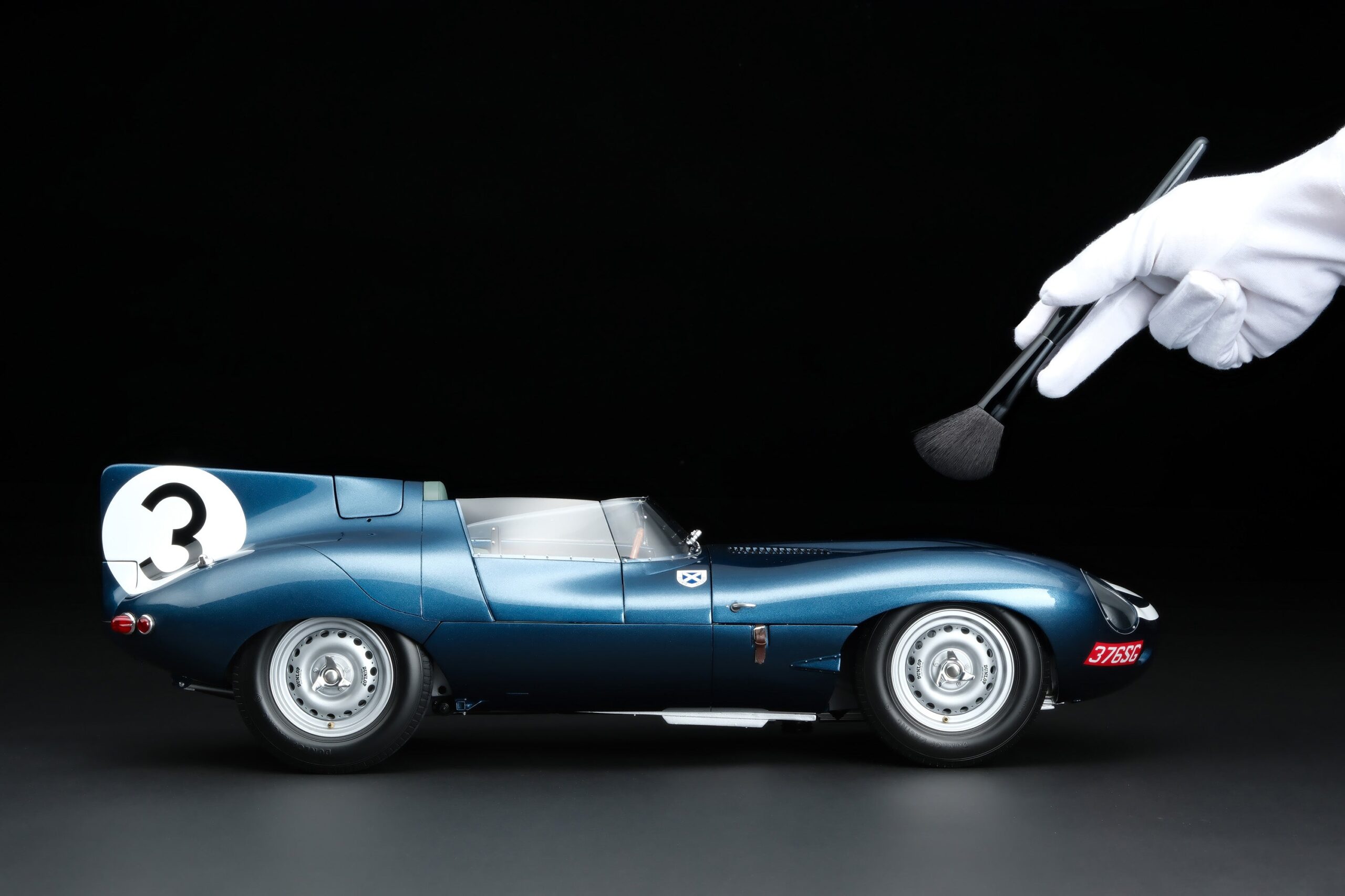 Amalgam Jaguar D-type Ecurie Ecosse 1957 Le Mans Winner - Dunkelblau | 1:8 – Bild 3