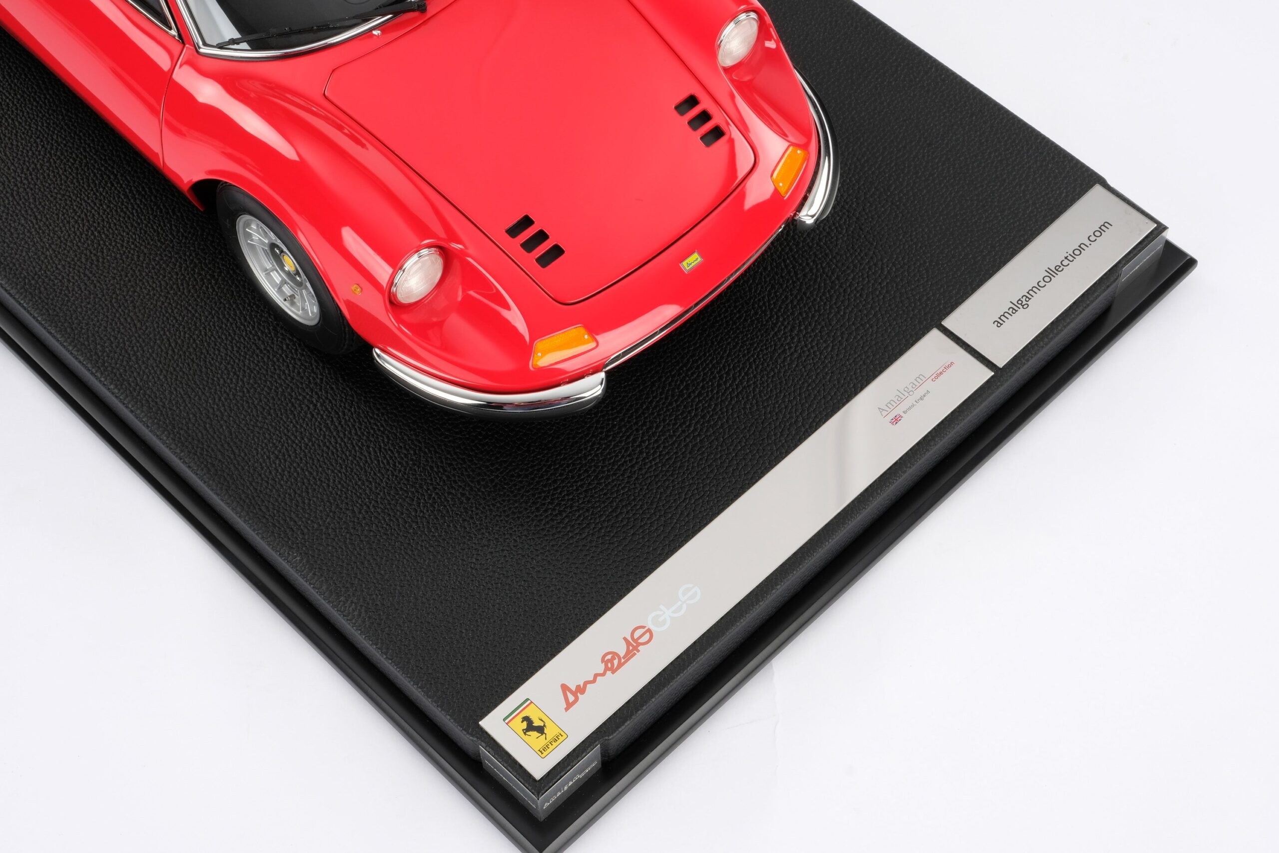 Amalgam Ferrari Dino 246 GTS (1972) - Rot | 1:8 - 画像11