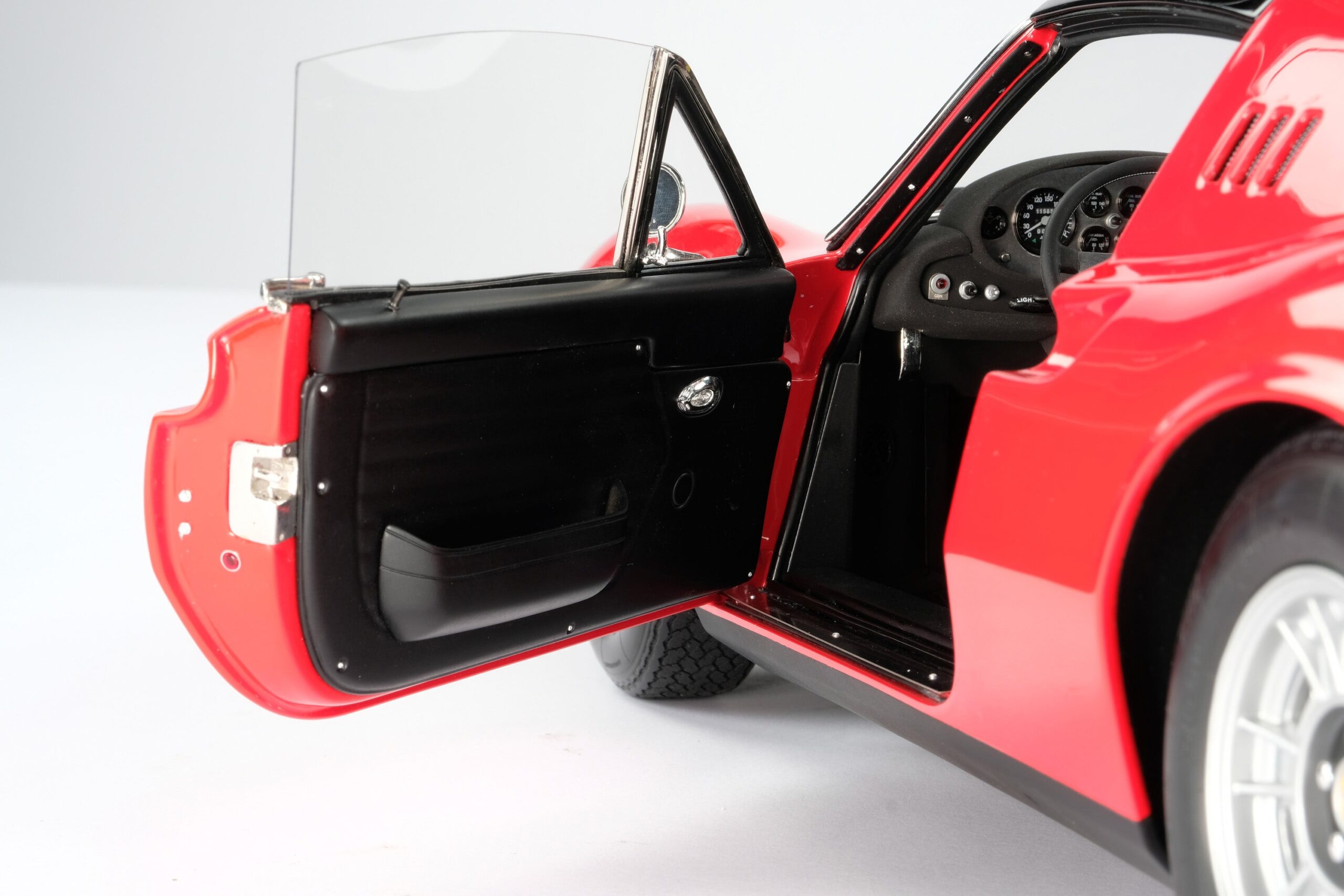 Amalgam Ferrari Dino 246 GTS (1972) - Rot | 1:8 - 画像17