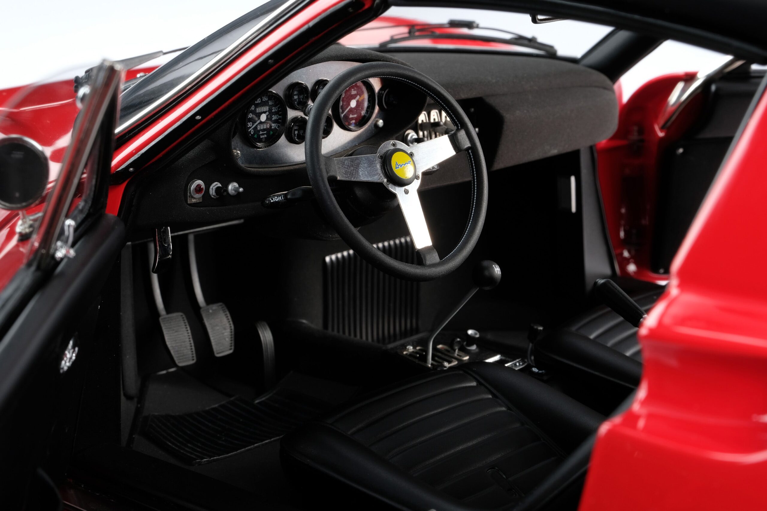 Amalgam Ferrari Dino 246 GTS (1972) - Rot | 1:8 - 画像18