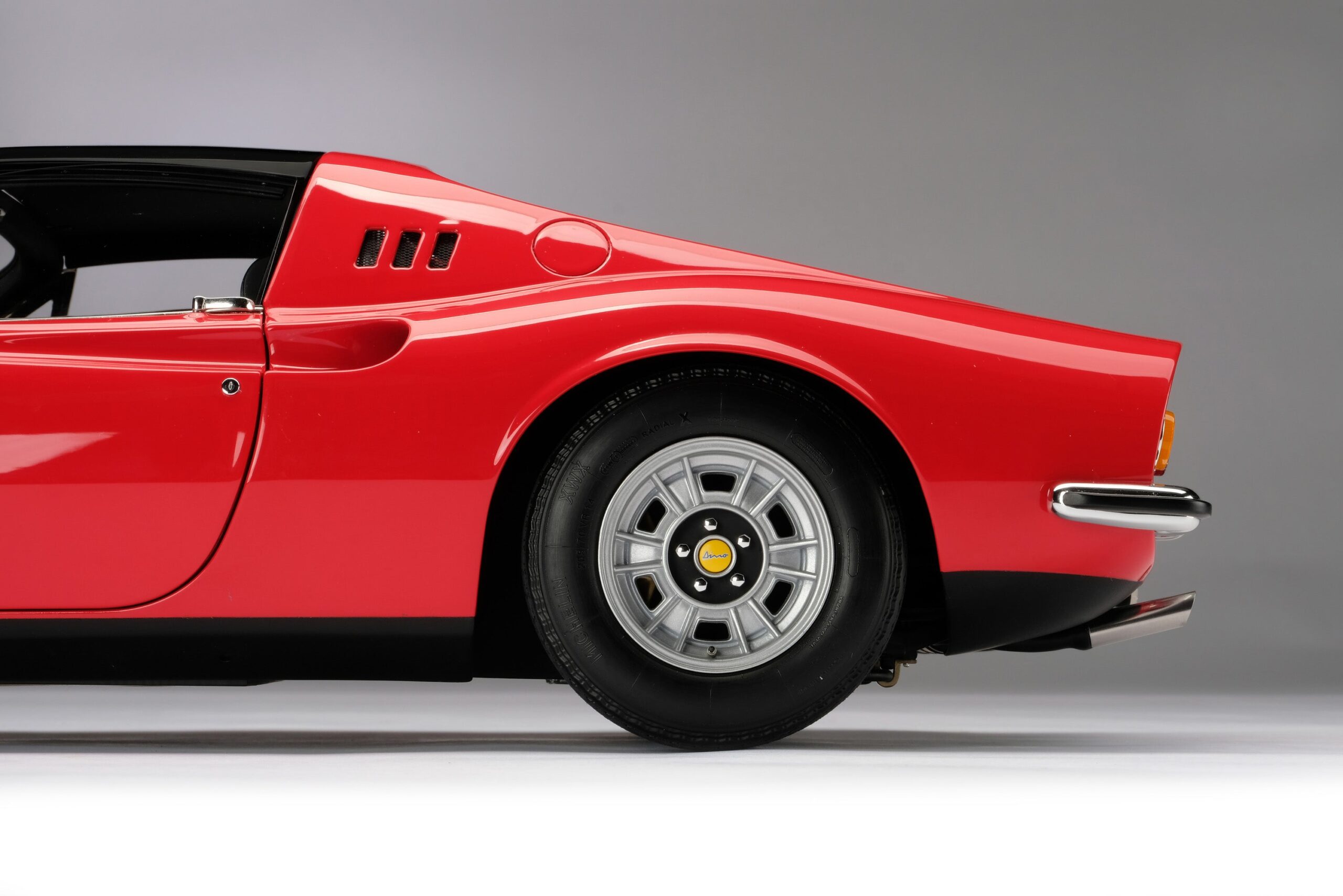 Amalgam Ferrari Dino 246 GTS (1972) - Rot | 1:8 - 画像5