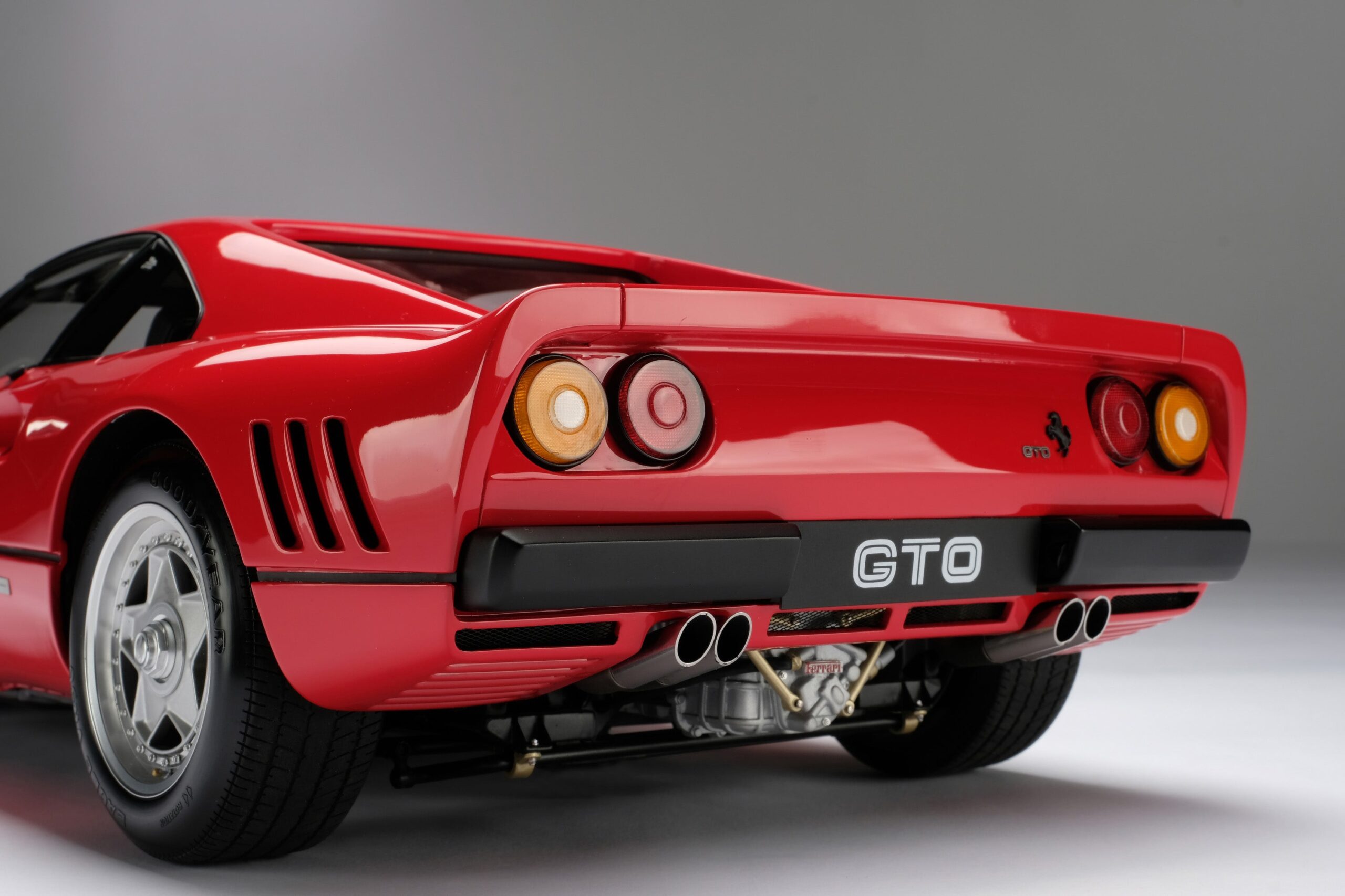 Amalgam Ferrari 288 GTO (1984) - Rot | 1:8 - 画像15