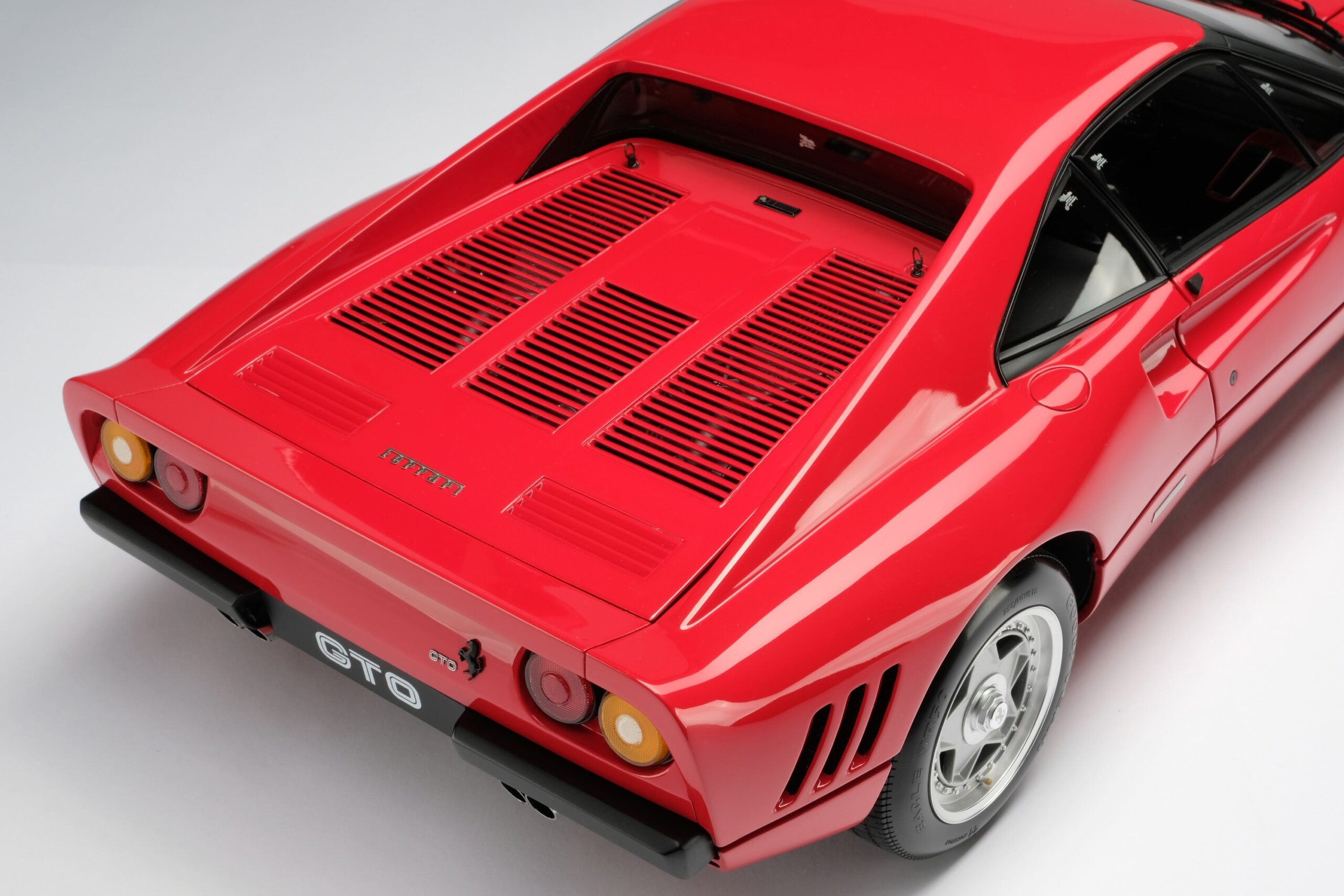 Amalgam Ferrari 288 GTO (1984) - Rot | 1:8 - 画像14