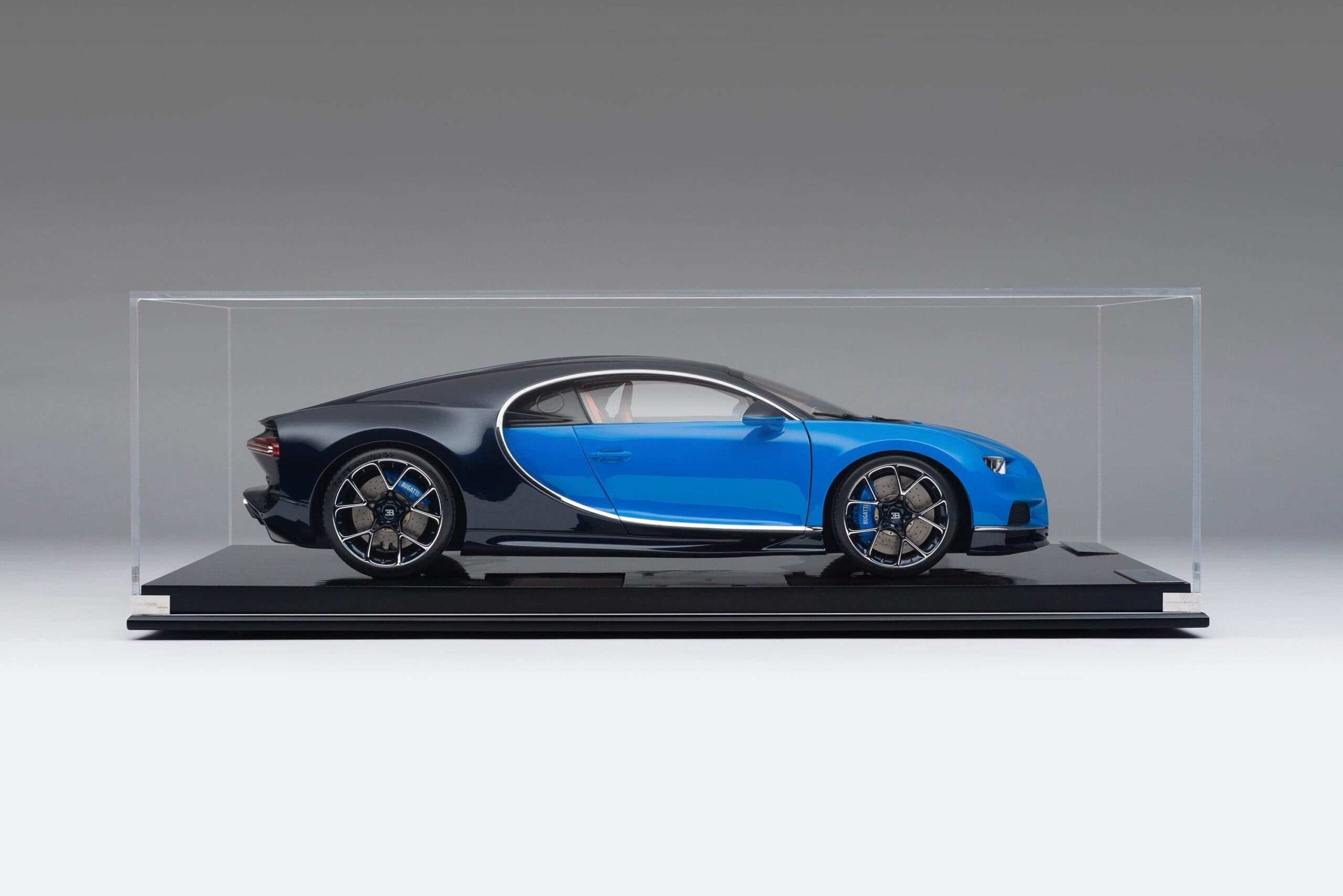 Amalgam Bugatti Chiron Genfer Automobilsalon 2016 - Blau | 1:8 - Image 11