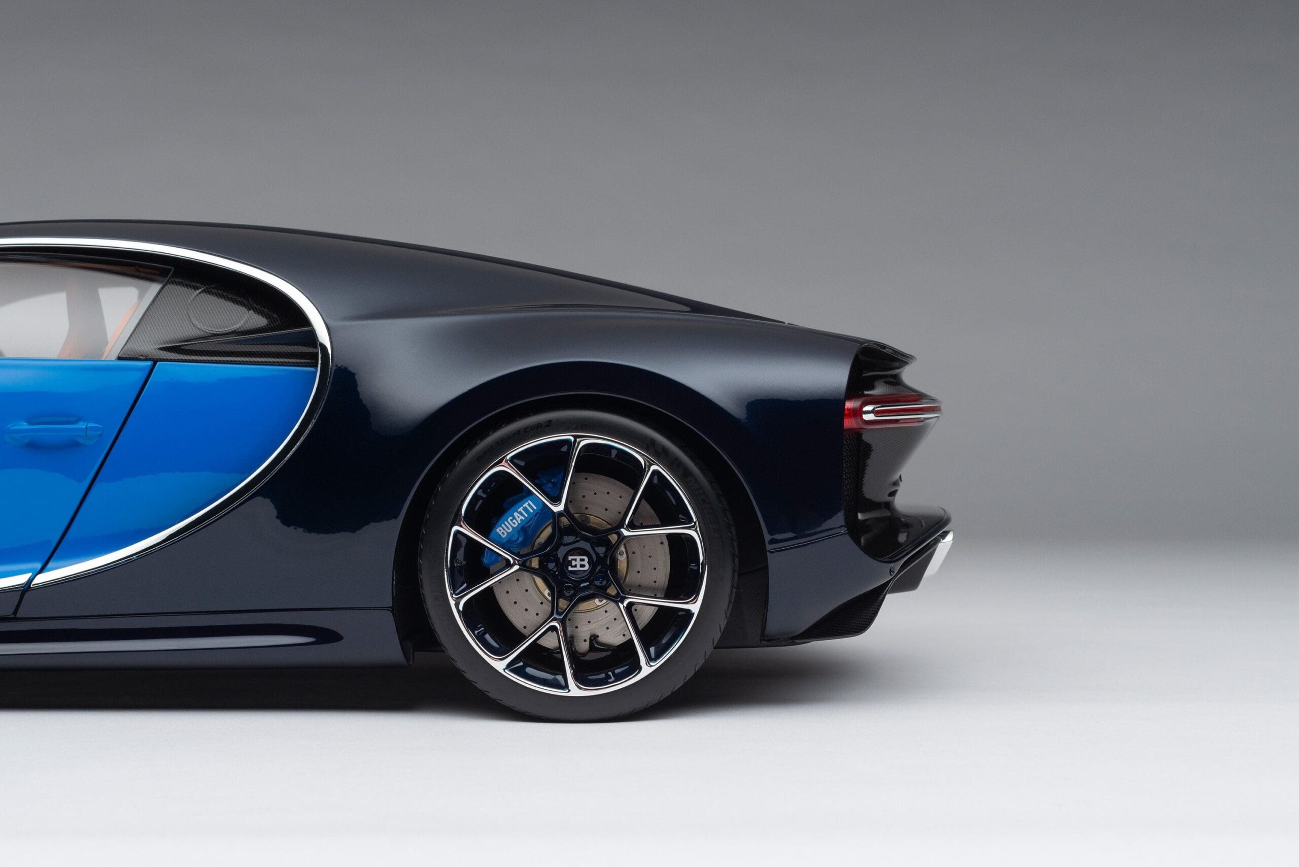 Amalgam Bugatti Chiron Genfer Automobilsalon 2016 - Blau | 1:8 - Image 10