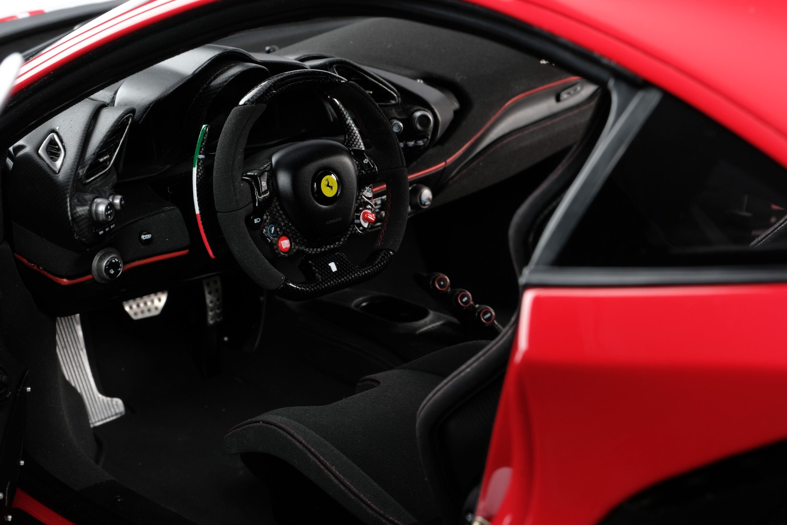Amalgam Ferrari 488 GTB & Spider Tailor Made | 1:8 - 画像28