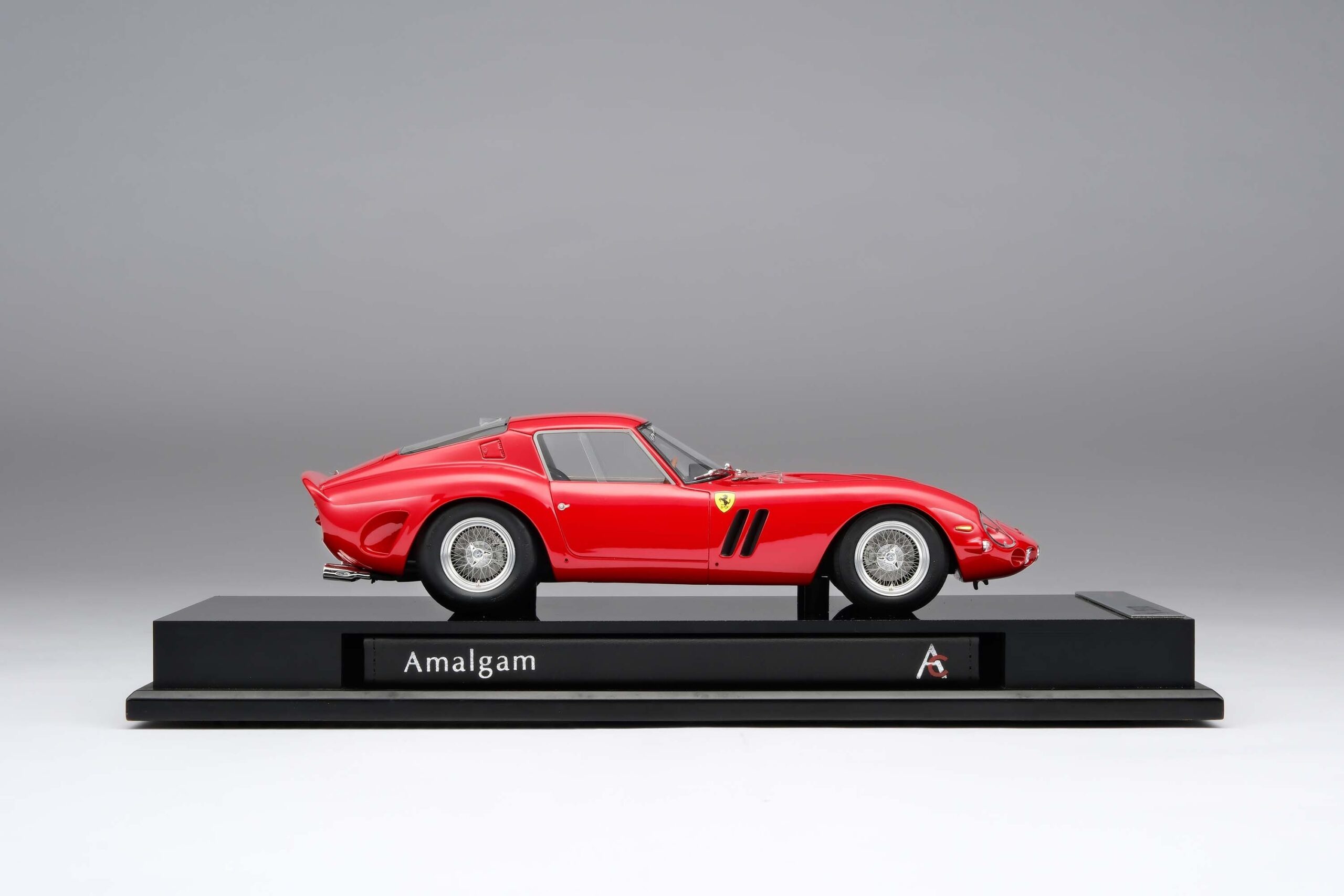 Amalgam Ferrari 250 GTO Road Specification (1962) - Rot | 1:18 - 画像6