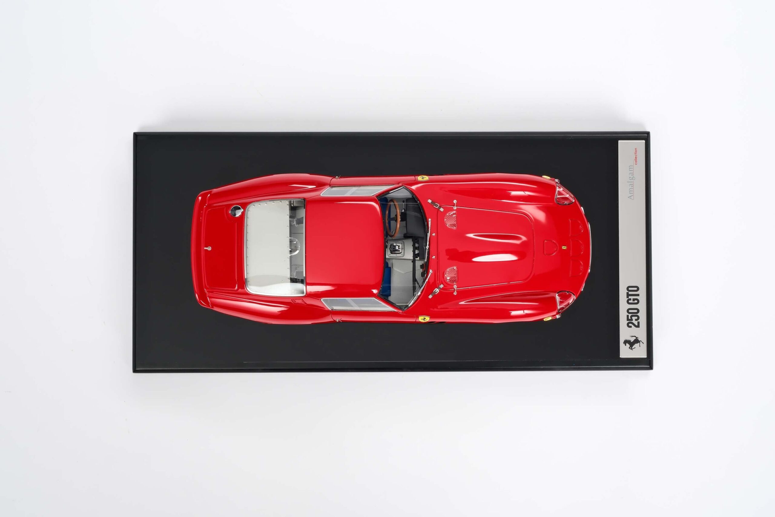 Amalgam Ferrari 250 GTO Road Specification (1962) - Rot | 1:18 - 画像11
