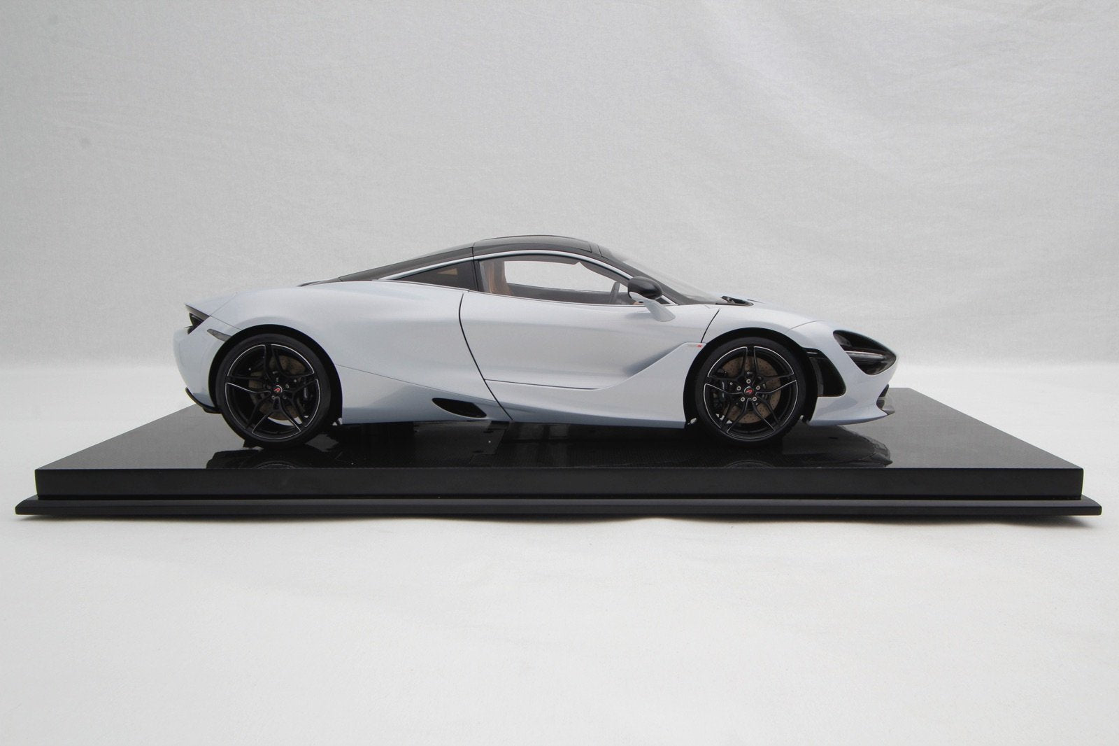 Amalgam McLaren 720S (2017) - Orange | 1:8 - Image 3