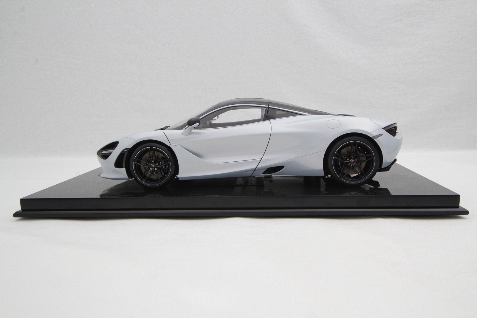 Amalgam McLaren 720S (2017) - Orange | 1:8 - Image 10