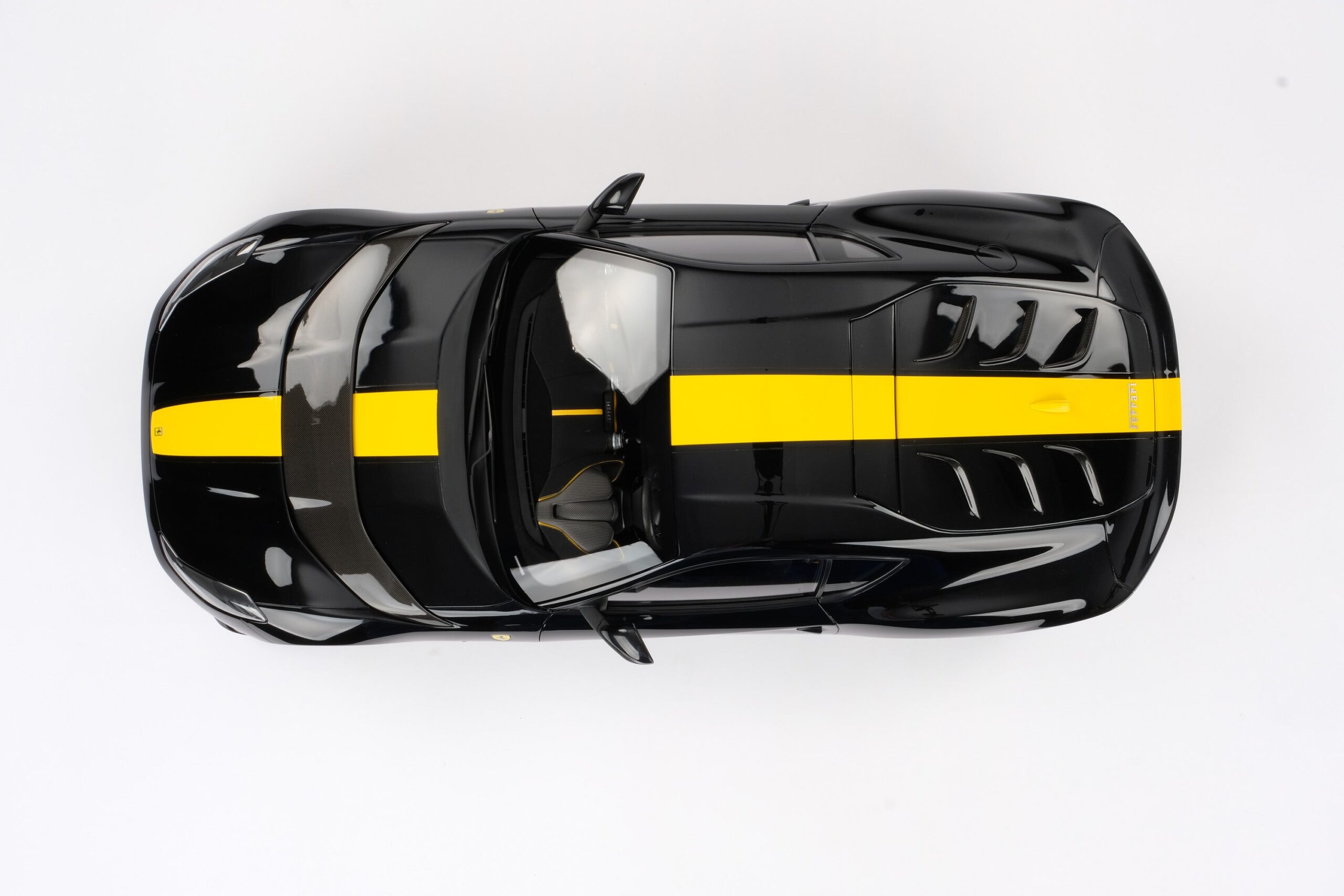 Amalgam Ferrari 812 Competizione & Competizione A Tailor Made | 1:8 - 画像26