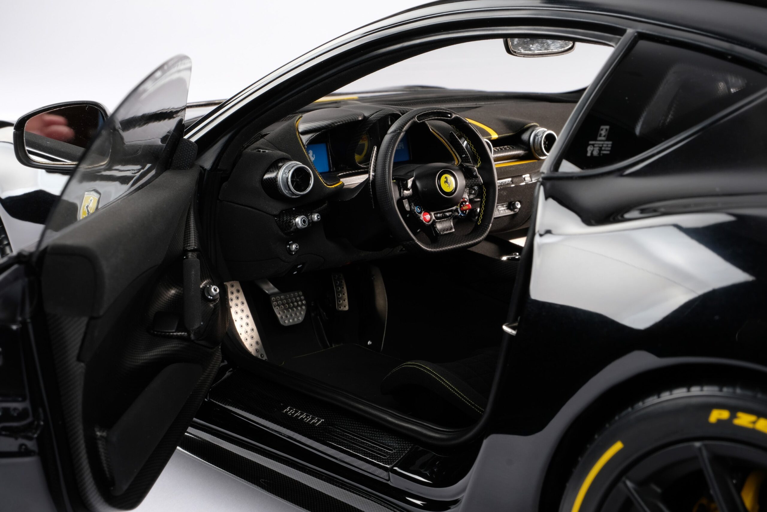 Amalgam Ferrari 812 Competizione & Competizione A Tailor Made | 1:8 - 画像27