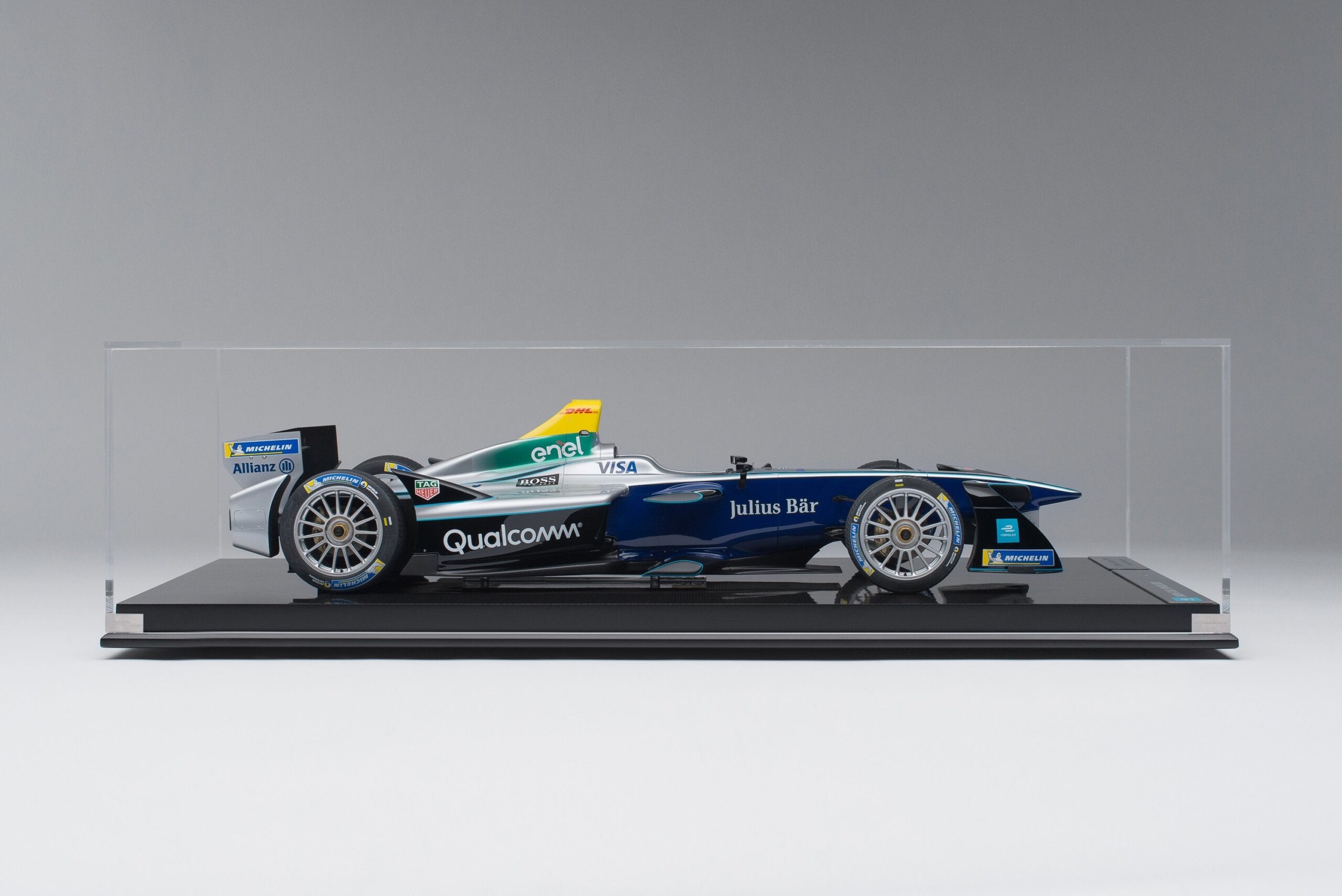 Amalgam Spark-Renault SRT_01E Gen1 Season 4 Show Car (2017) - Silber | 1:8 - Image 9
