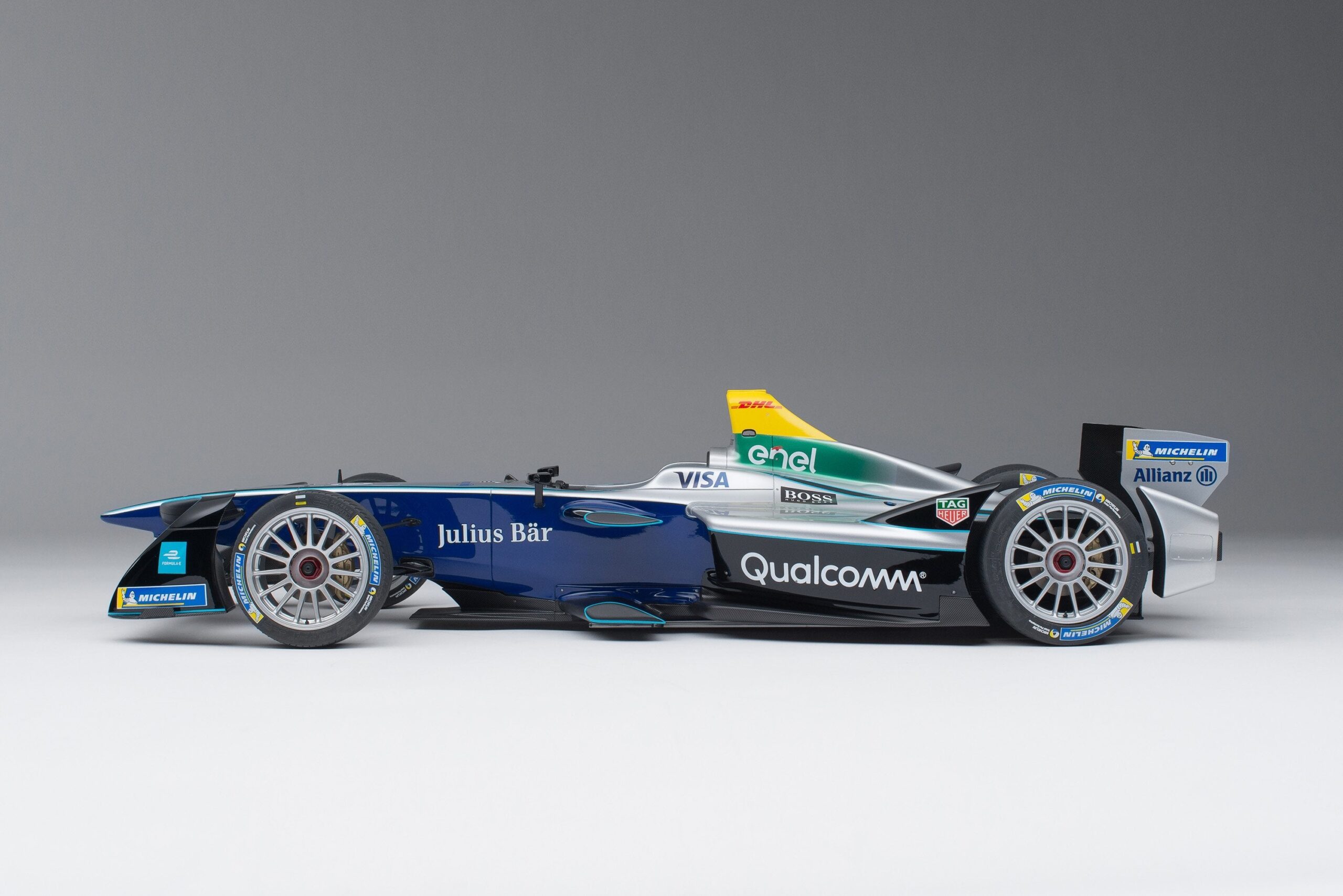 Amalgam Spark-Renault SRT_01E Gen1 Season 4 Show Car (2017) - Silber | 1:8 - Image 12