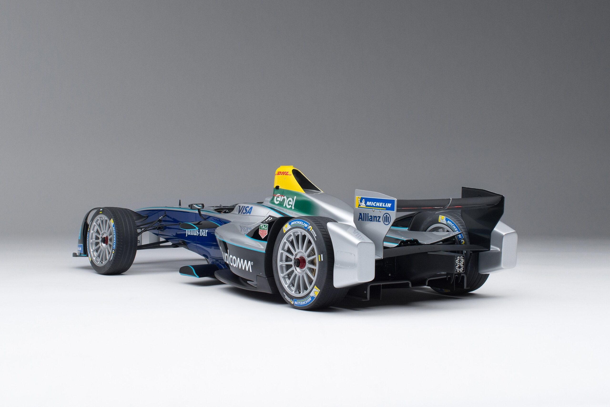 Amalgam Spark-Renault SRT_01E Gen1 Season 4 Show Car (2017) - Silber | 1:8 - Image 14
