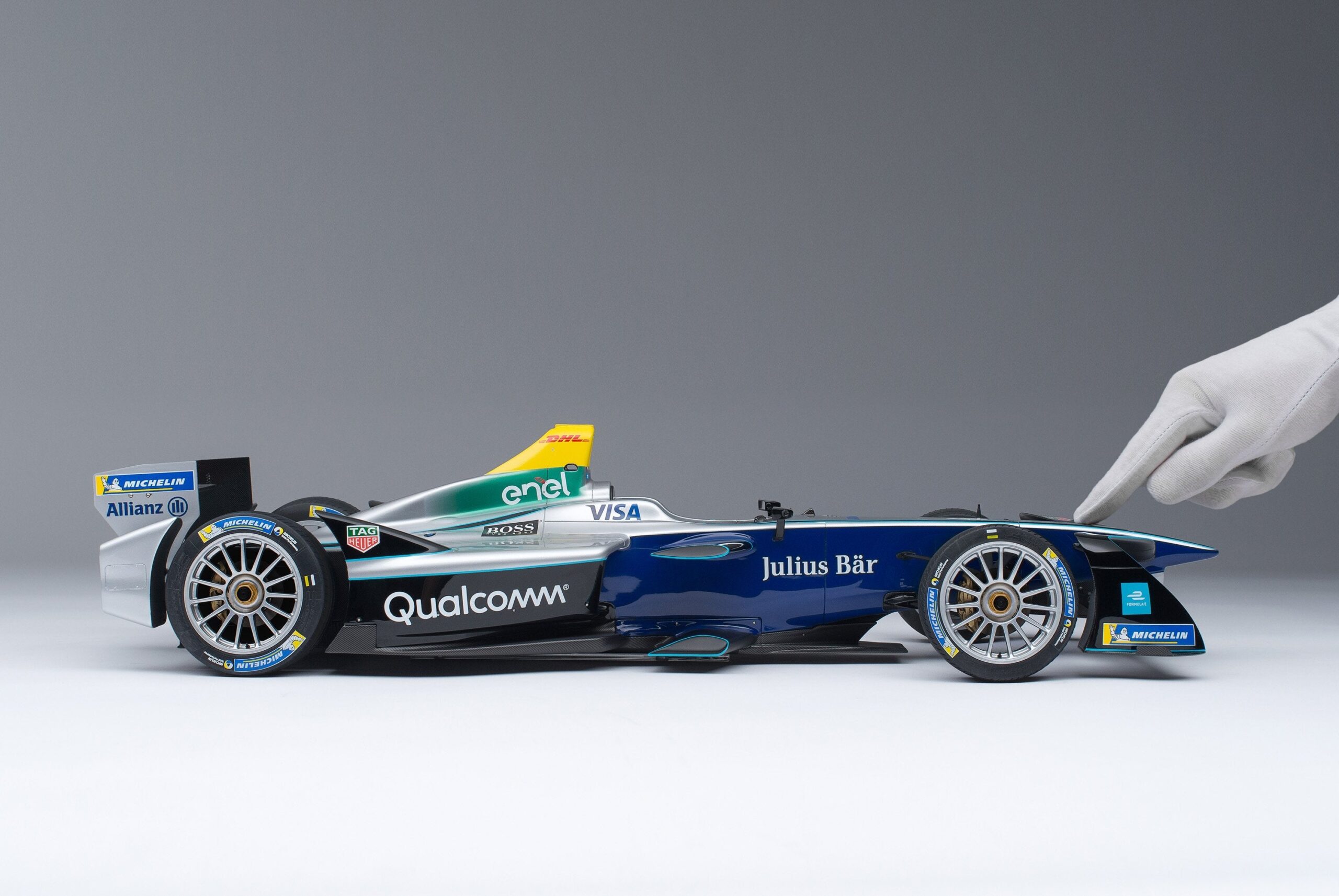 Amalgam Spark-Renault SRT_01E Gen1 Season 4 Show Car (2017) - Silber | 1:8 - Image 3