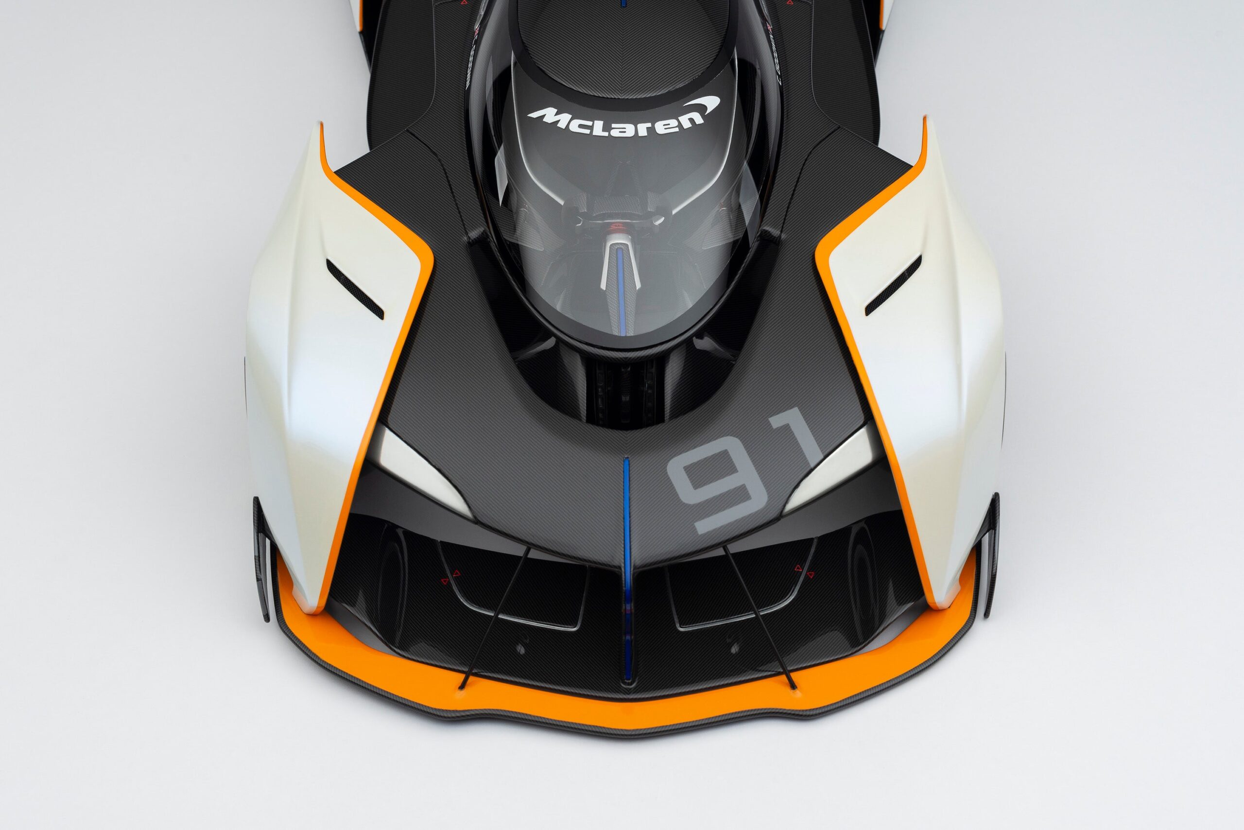 Amalgam McLaren Ultimate Vision Gran Turismo (2017) Signed Edition - Mehrfarbig | 1:8 - Image 11