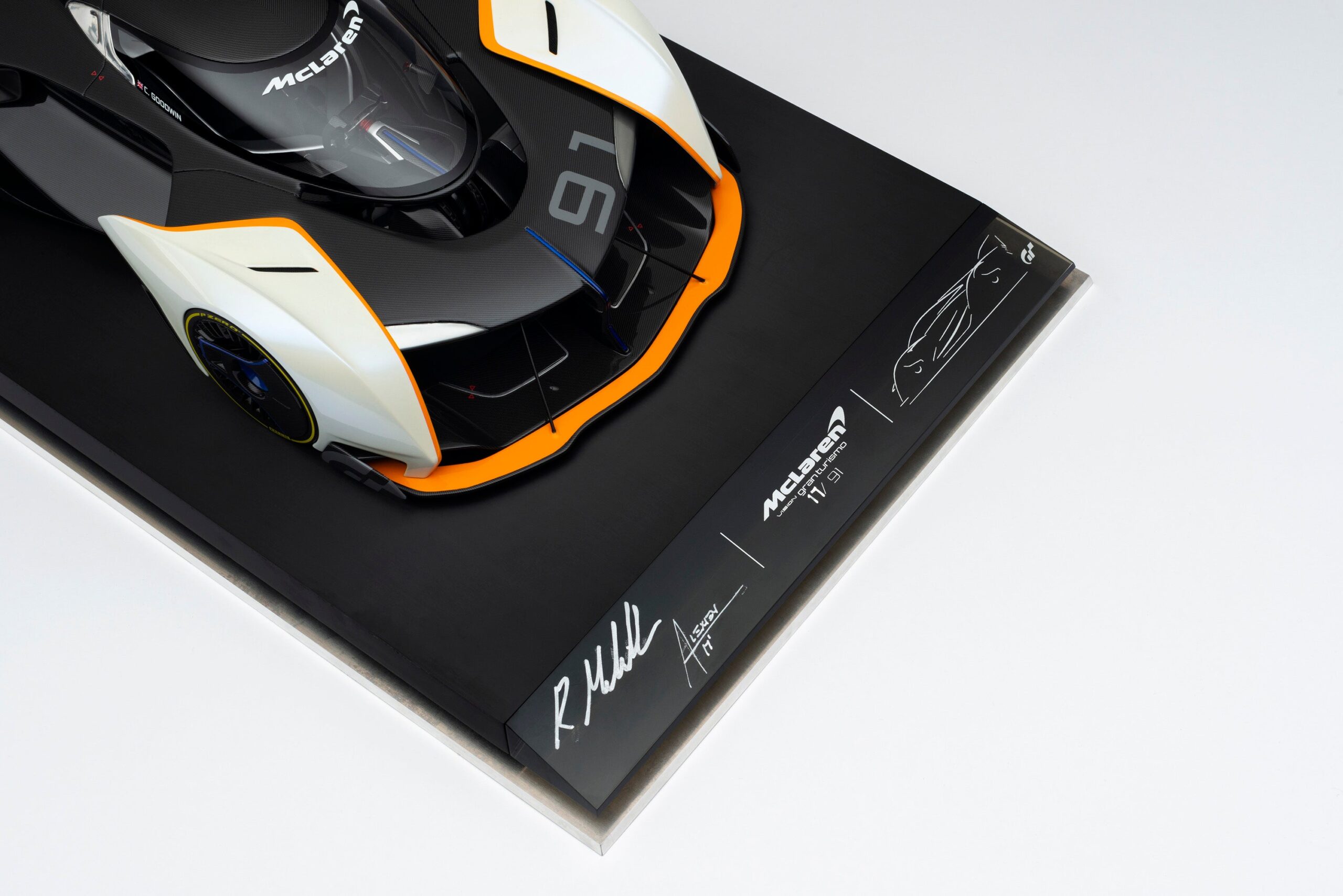 Amalgam McLaren Ultimate Vision Gran Turismo (2017) Signed Edition - Mehrfarbig | 1:8 - Image 12