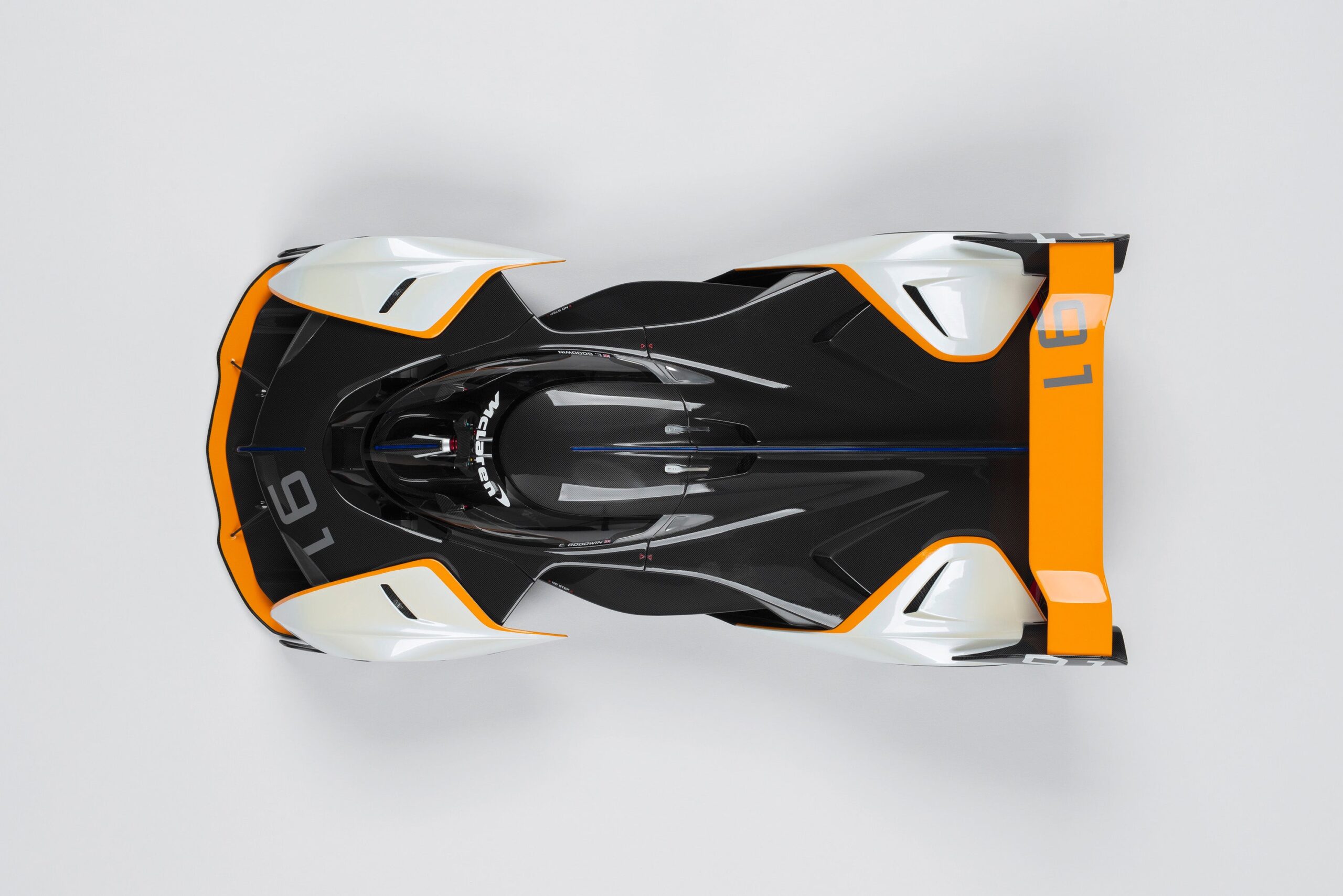 Amalgam McLaren Ultimate Vision Gran Turismo (2017) Signed Edition - Mehrfarbig | 1:8 - Image 13