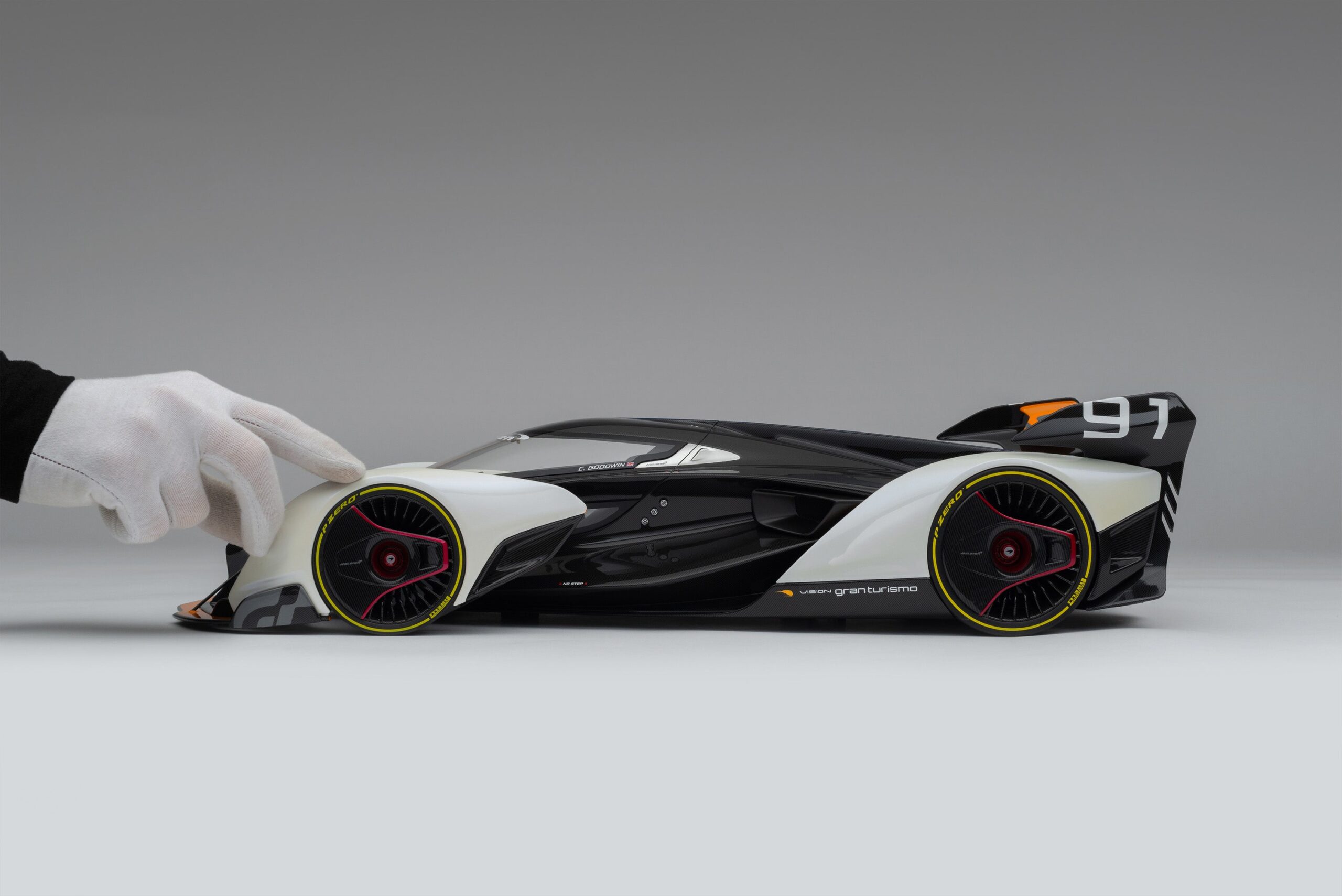 Amalgam McLaren Ultimate Vision Gran Turismo (2017) Signed Edition - Mehrfarbig | 1:8 - Image 10