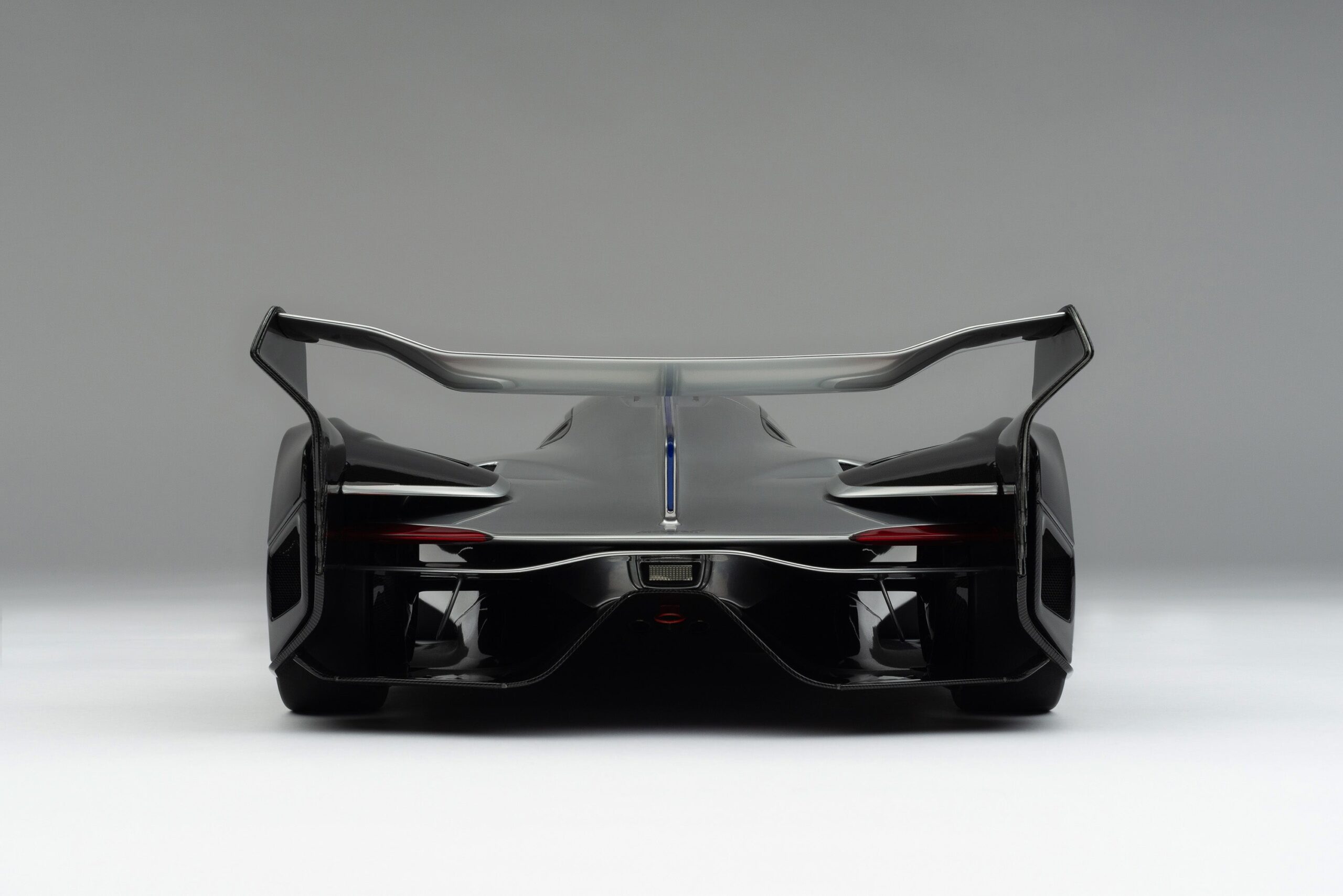 Amalgam McLaren Ultimate Vision Gran Turismo (2017) Signed Edition - Mehrfarbig | 1:8 - Image 29